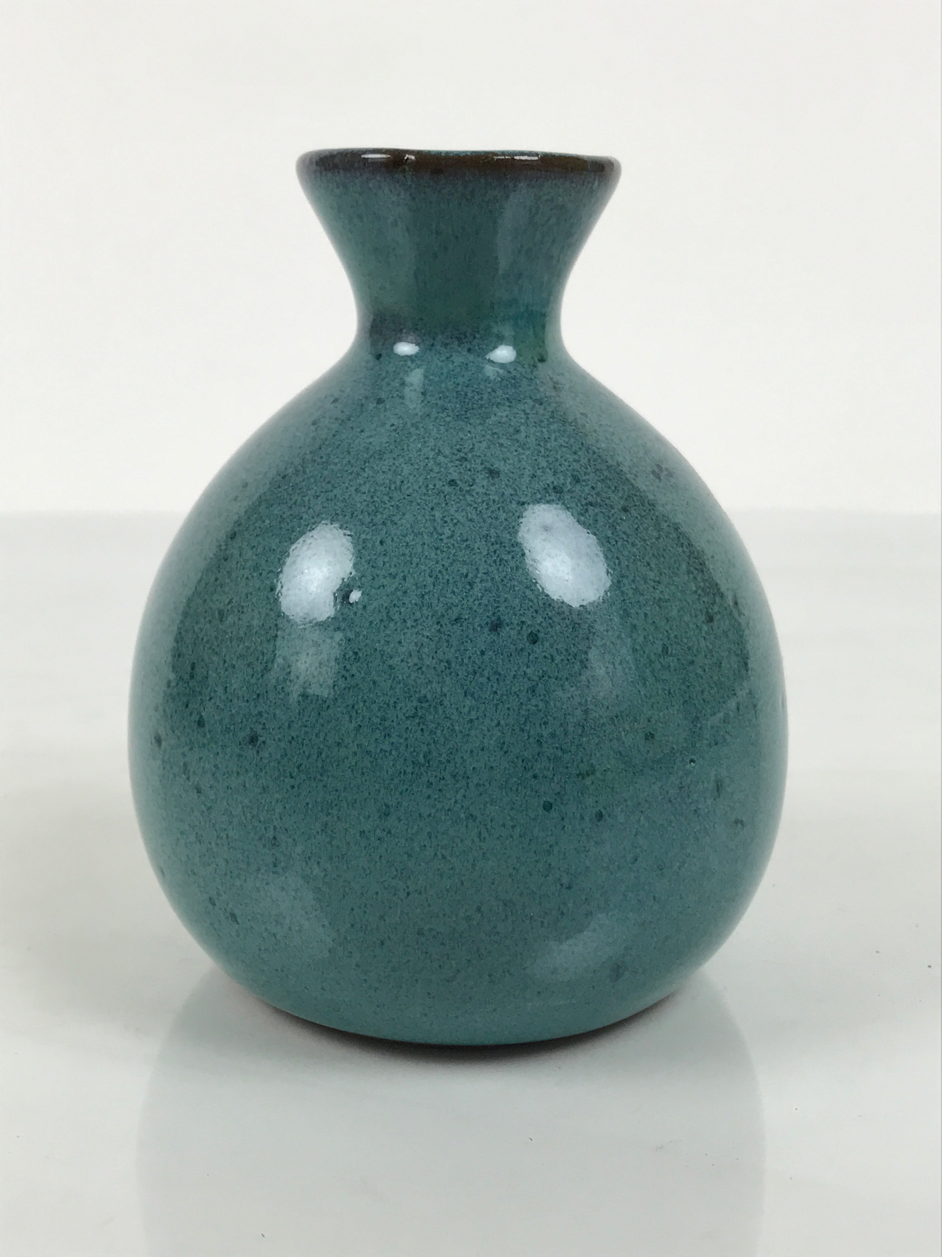 Japanese Sake Bottle (Tokkuri) | chidorivintage.com