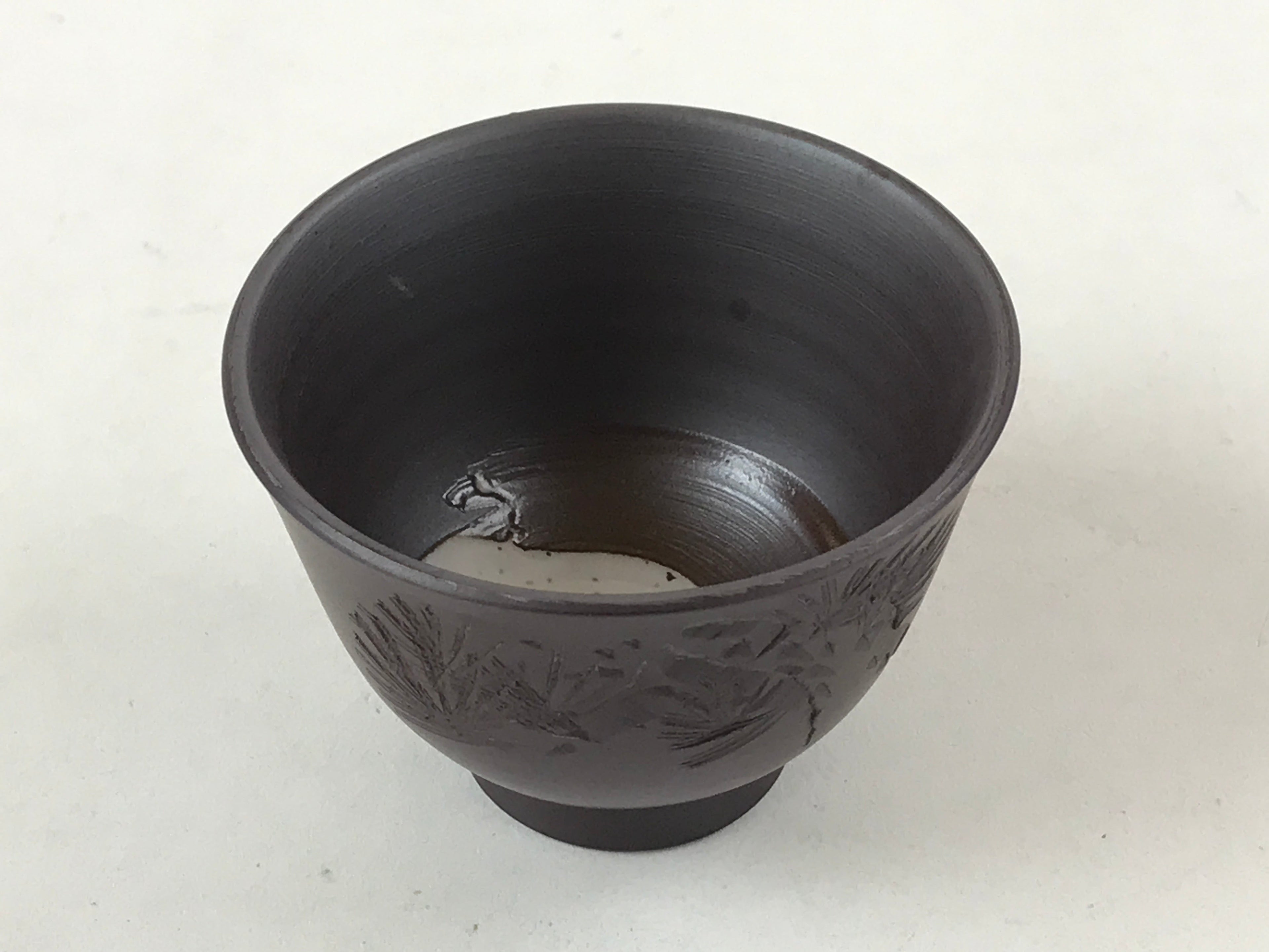 Japanese Ceramic Sake Cup Vtg Engraved Pine Tree Brown White Guinomi G105