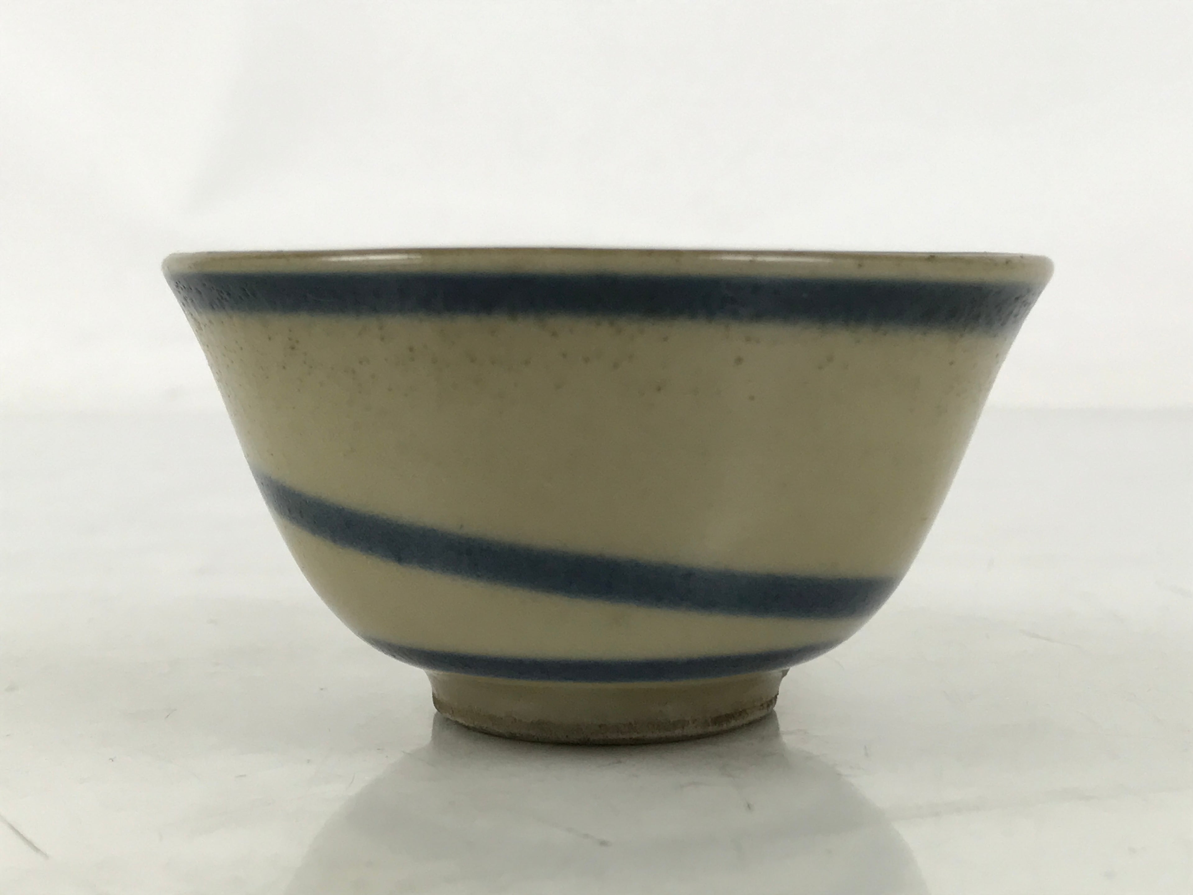 Japanese Ceramic Sake Cup Vtg Guinomi Ochoko Beige Dark Blue Swirl Line G285