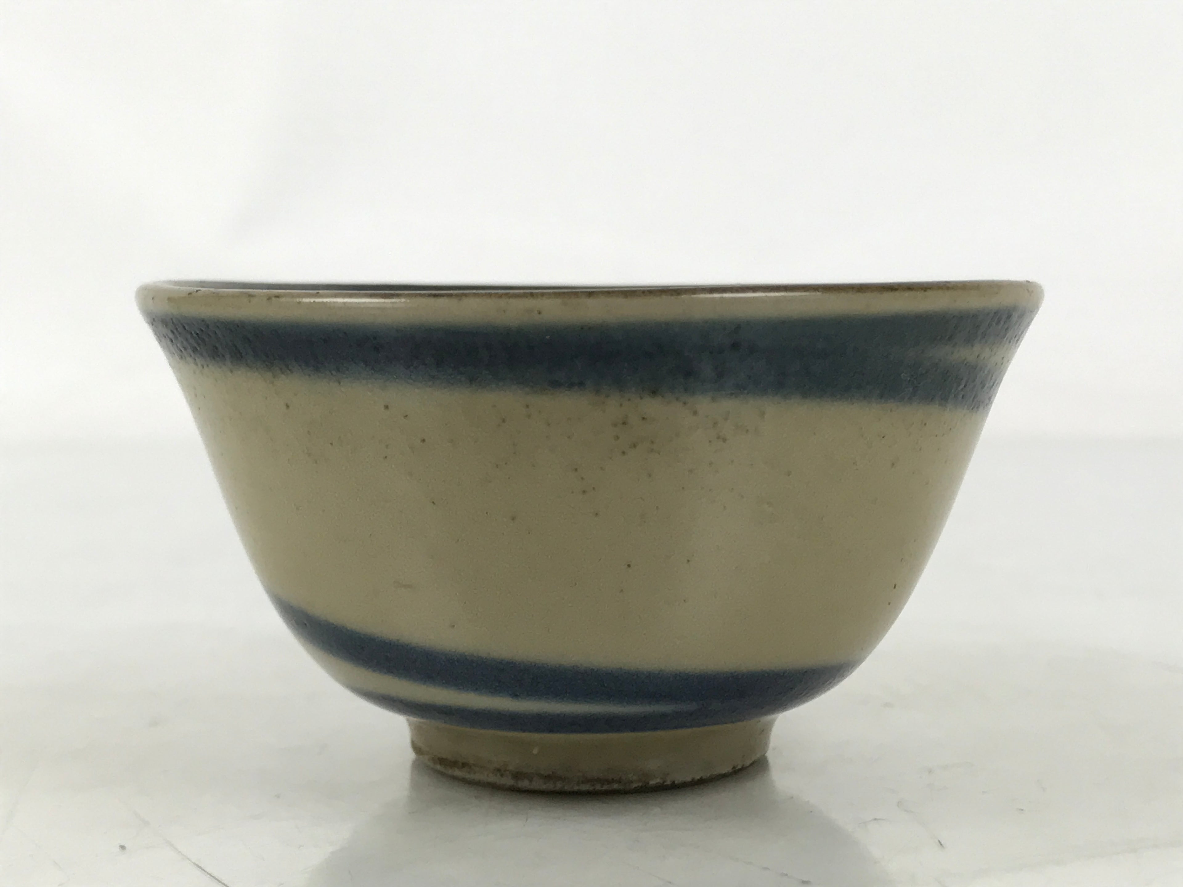 Japanese Ceramic Sake Cup Vtg Guinomi Ochoko Beige Dark Blue Swirl Line G285