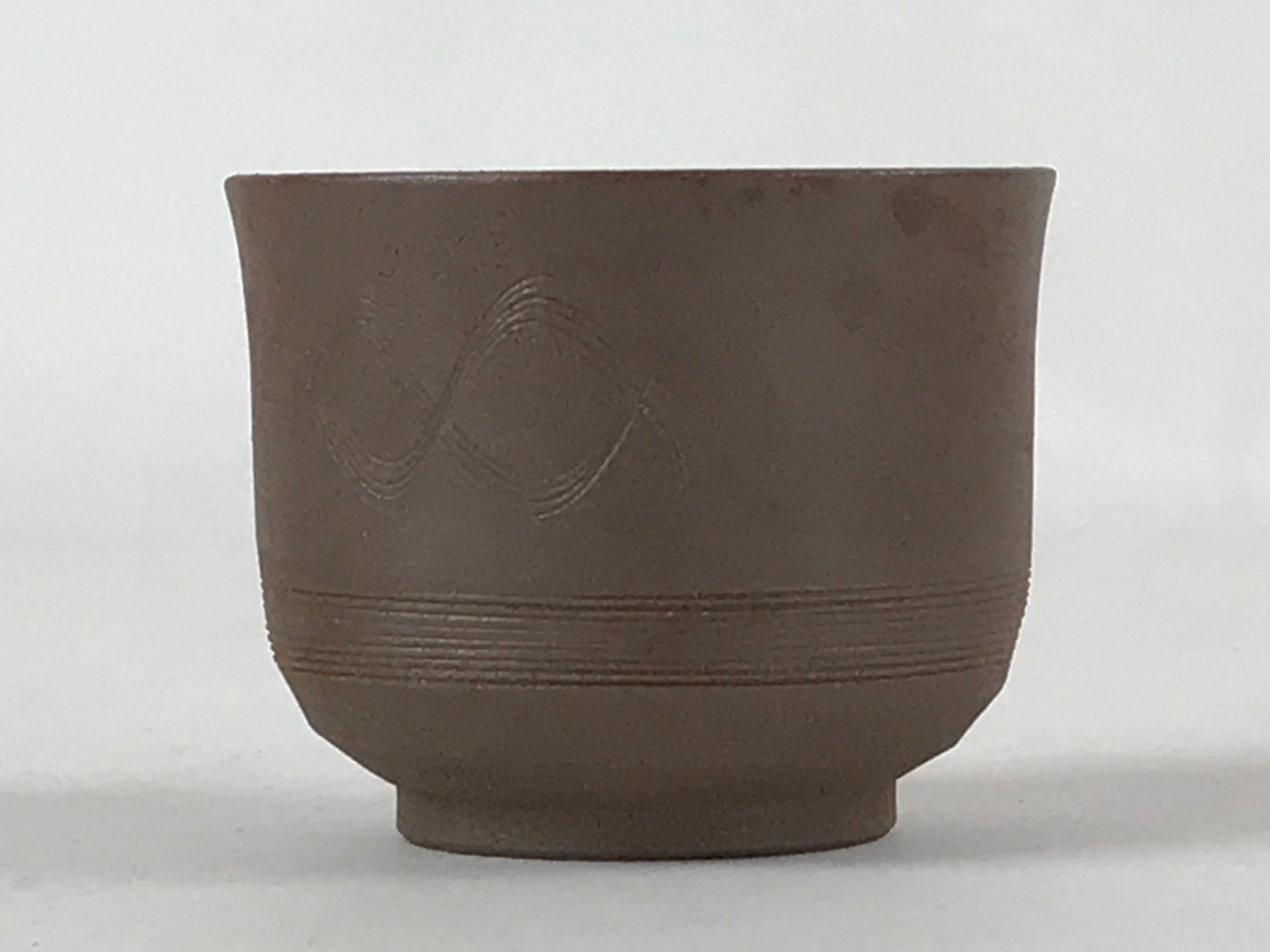 Japanese Ceramic Sake Cup Vtg Tsubomi Guinomi Dark Brown Wavy Line G126