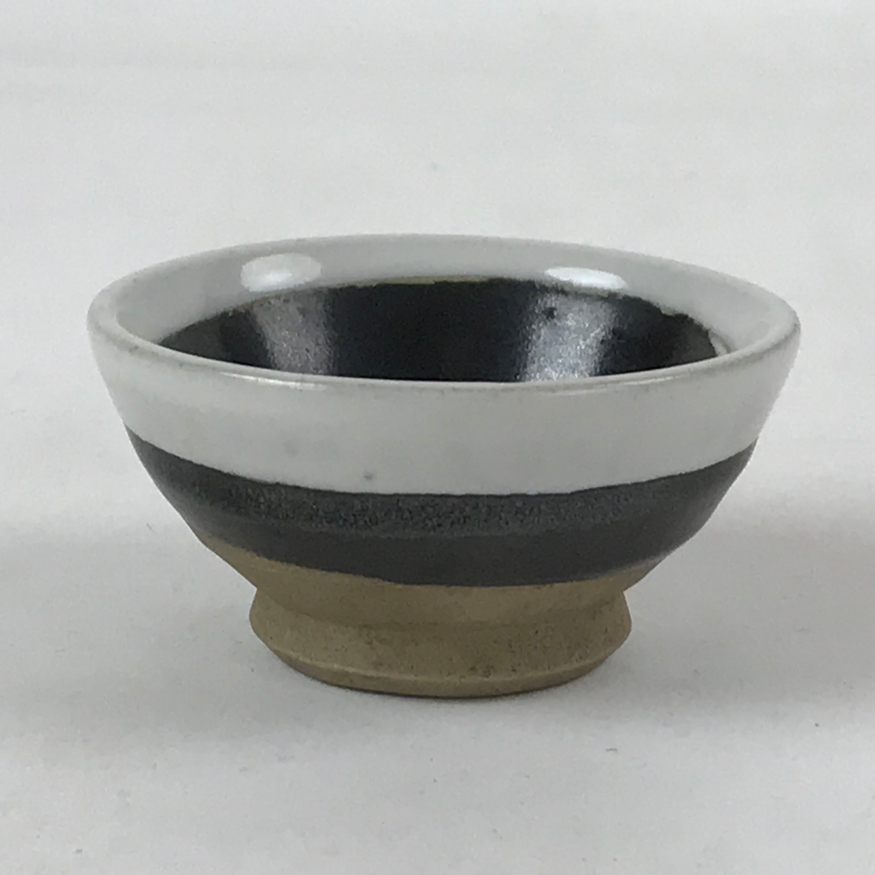 Japanese Ceramic Sake Cup Vtg Tsubomi Guinomi Yakimono Black White G129