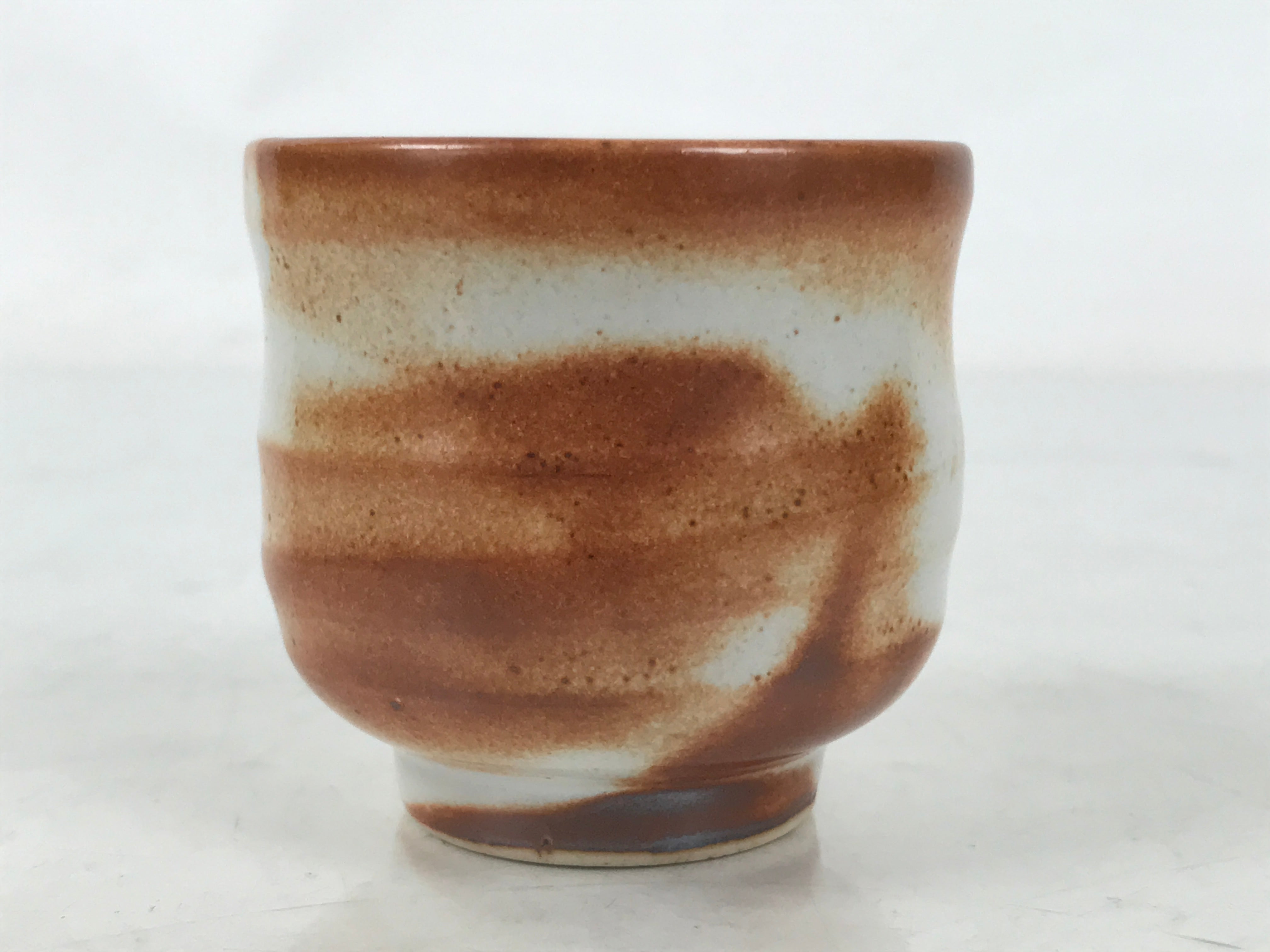 Japanese Ceramic Sake Cup Vtg Tsubomi Ochoko Red Shino Ware Brown White G286