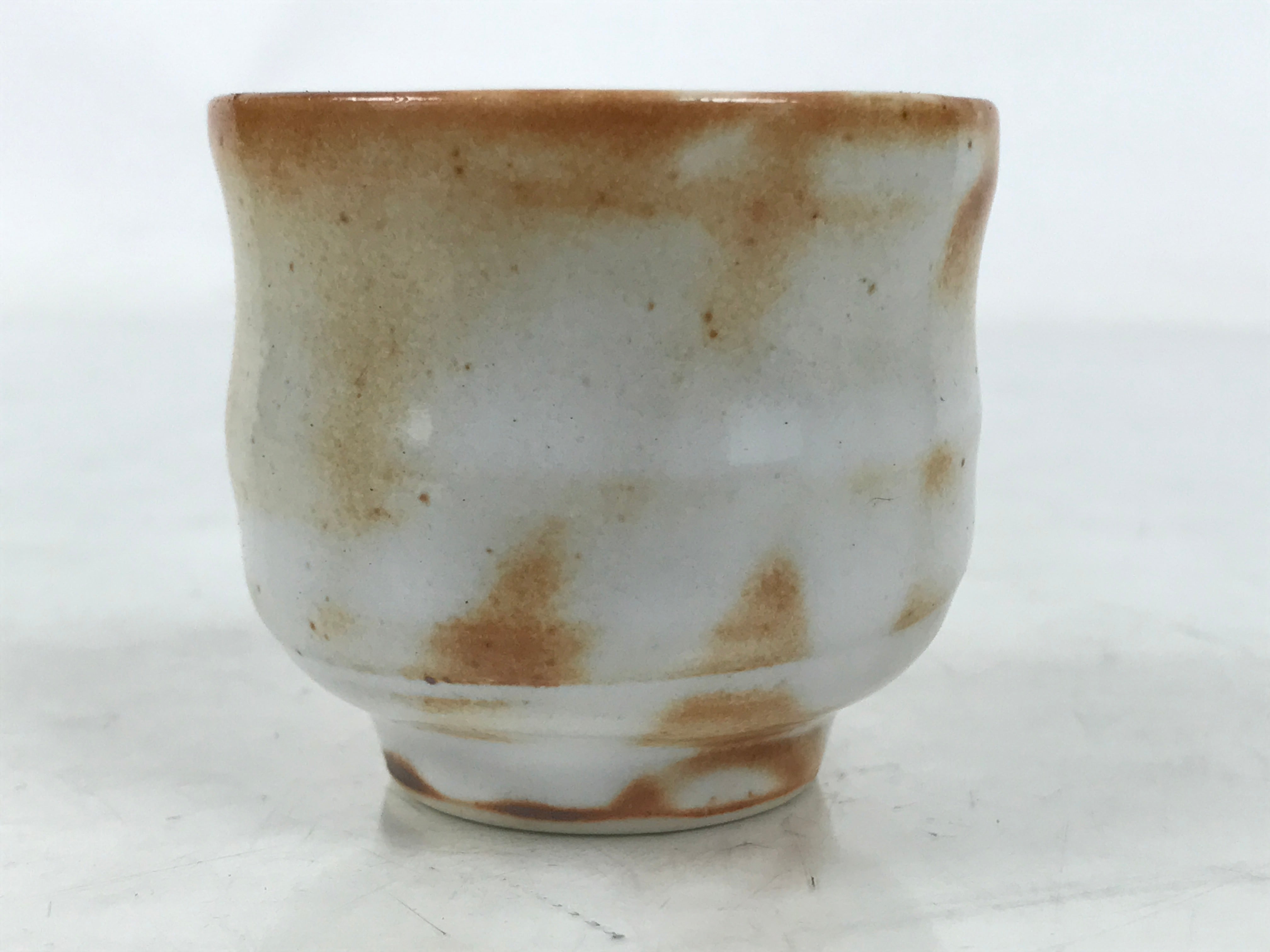 Japanese Ceramic Sake Cup Vtg Tsubomi Ochoko Red Shino Ware Brown White G289
