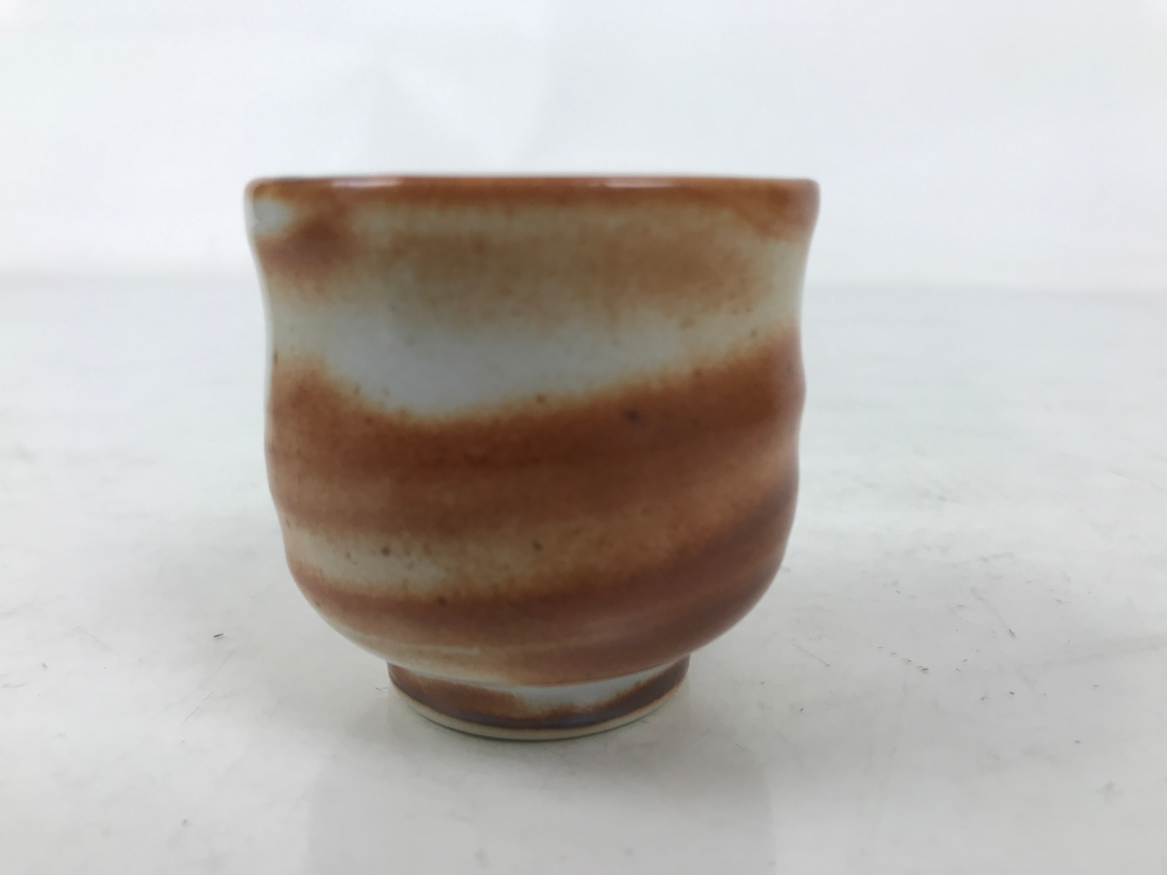 Japanese Ceramic Sake Cup Vtg Tsubomi Ochoko Red Shino Ware Brown White G293