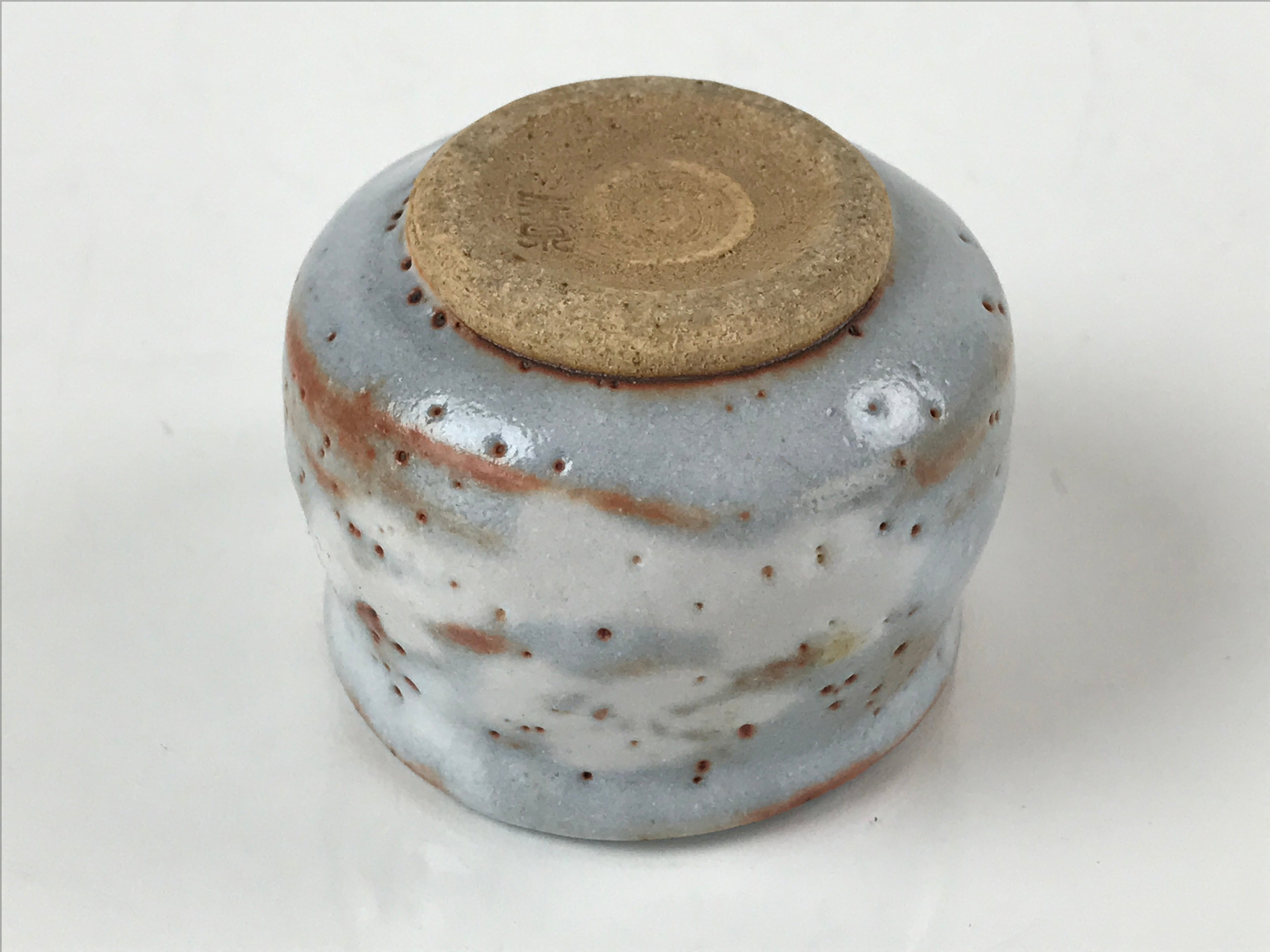 Japanese Ceramic Shino Ware Sake Cup Vtg Tsubomi Guinomi Light Blue White G160