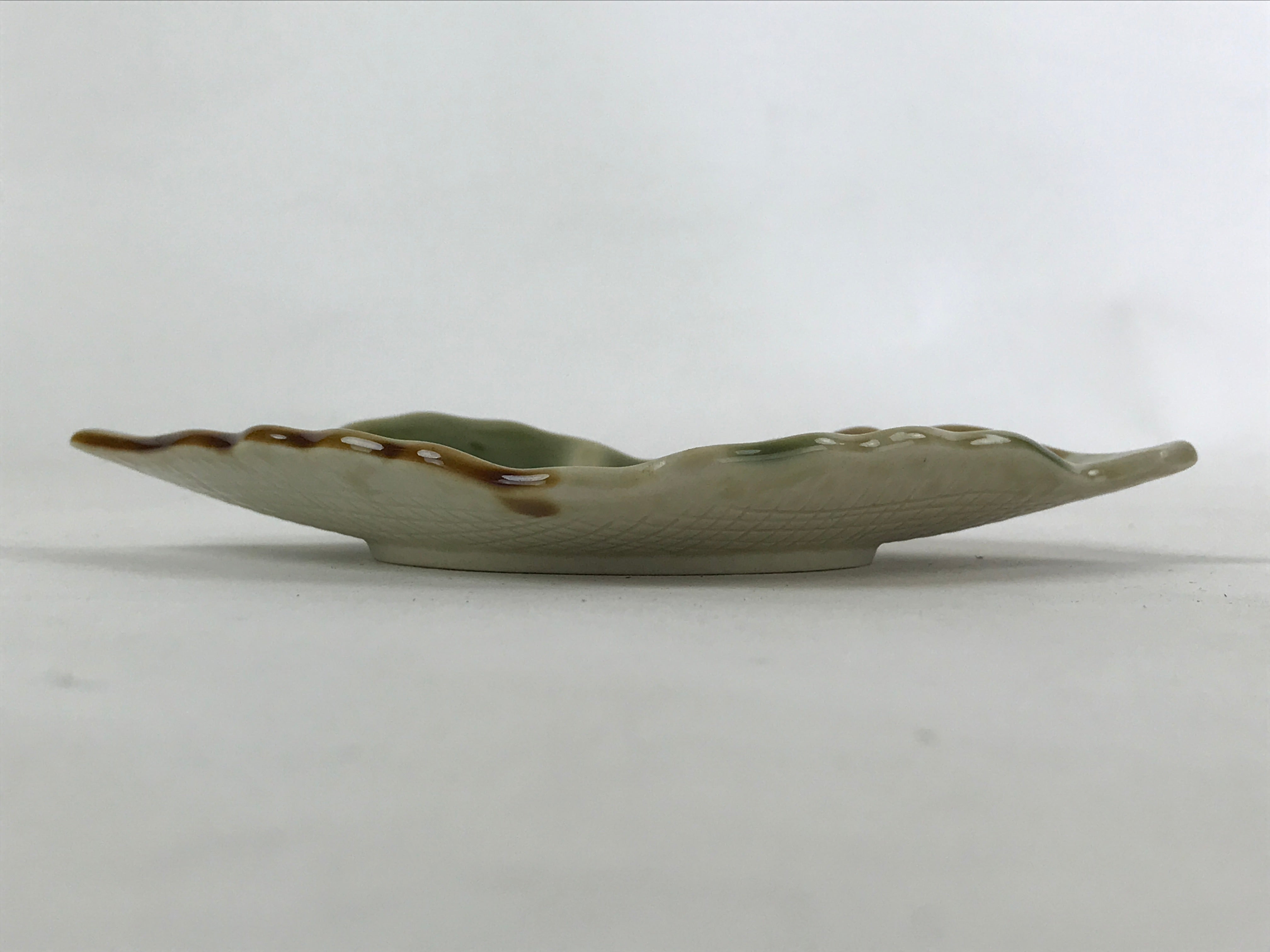 Japanese Ceramic Small Plate Meimeizara Vtg Kozara Chataku Saucer Leaf PY529