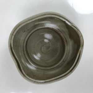 Japanese Ceramic Small Pouring Bowl Vtg Katakuchi Crane Mount Fuji Gray Y147