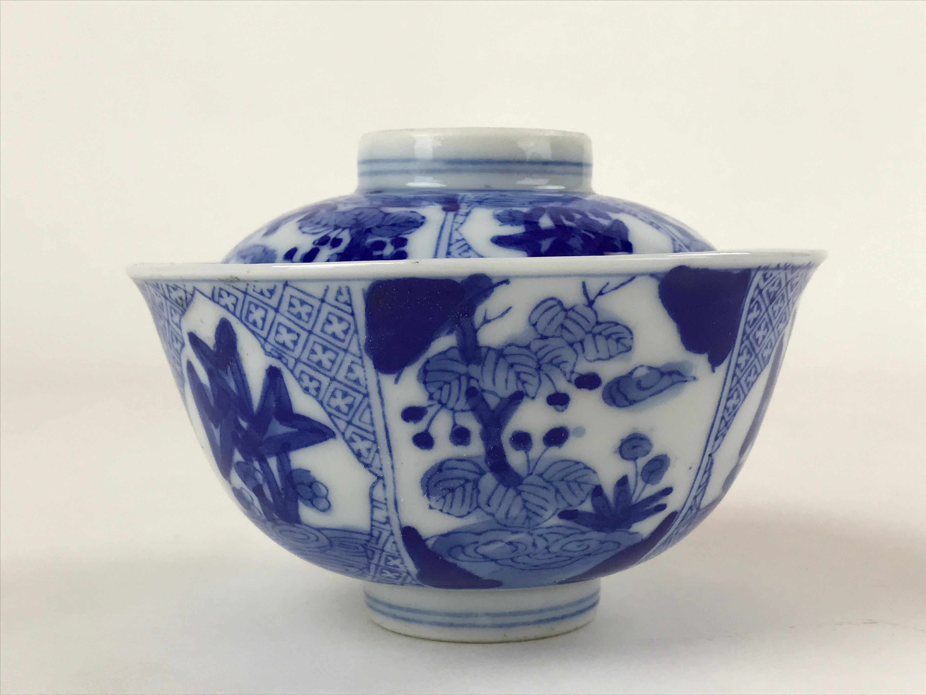 Japanese Ceramic Sometsuke Lidded Bowl Owan Vtg Pottery White Blue Floral PY580