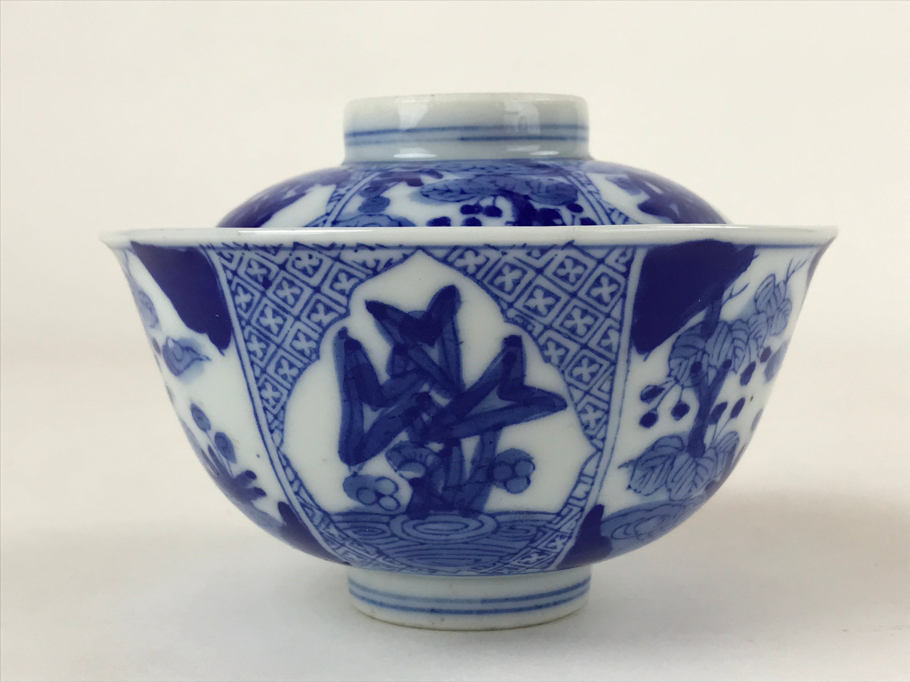 Japanese Ceramic Sometsuke Lidded Bowl Owan Vtg Pottery White Blue Floral PY580