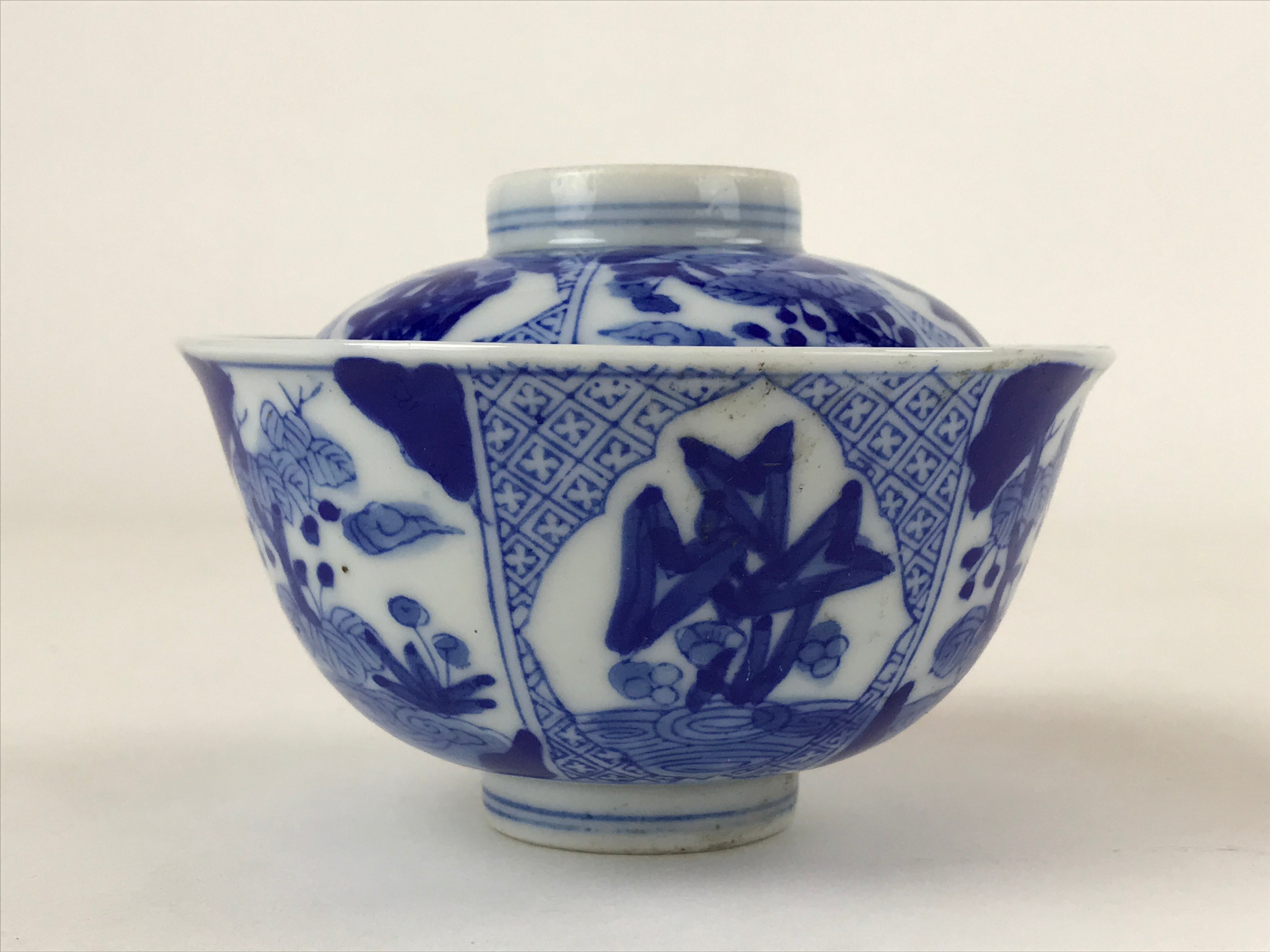 Japanese Ceramic Sometsuke Lidded Bowl Owan Vtg Pottery White Blue Floral PY580