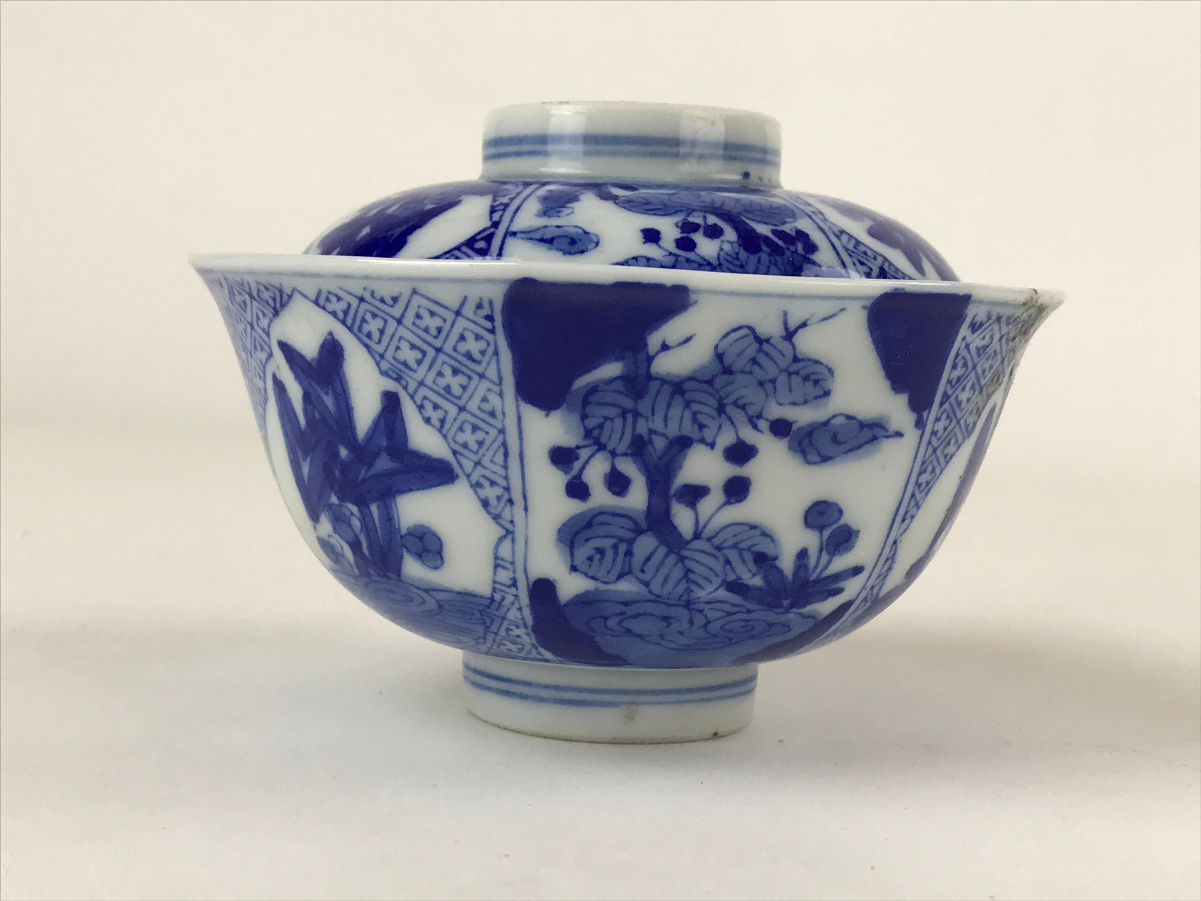 Japanese Ceramic Sometsuke Lidded Bowl Owan Vtg Pottery White Blue Floral PY583