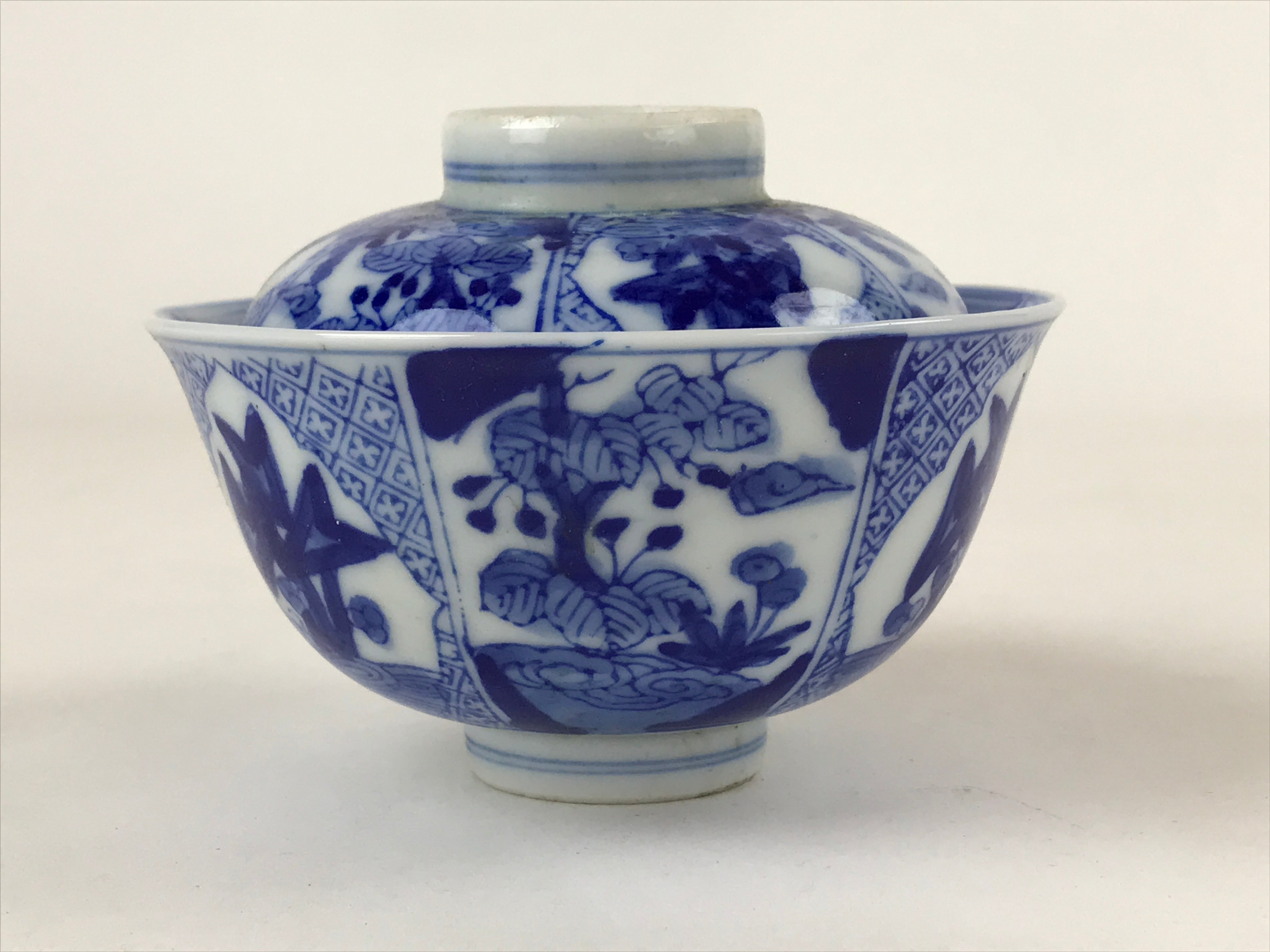 Japanese Ceramic Sometsuke Lidded Bowl Owan Vtg Pottery White Blue Floral PY585