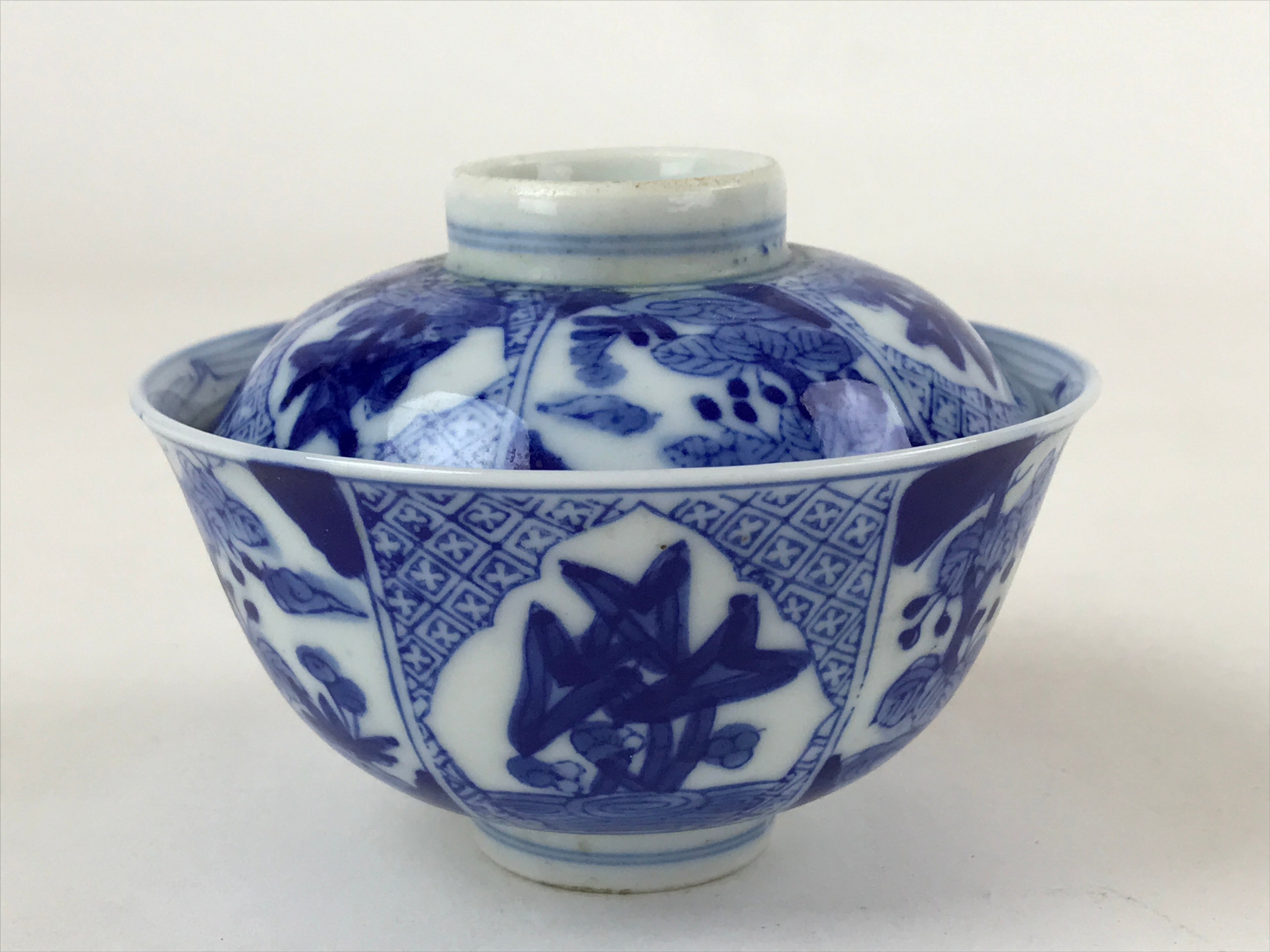 Japanese Ceramic Sometsuke Lidded Bowl Owan Vtg Pottery White Blue Floral PY585