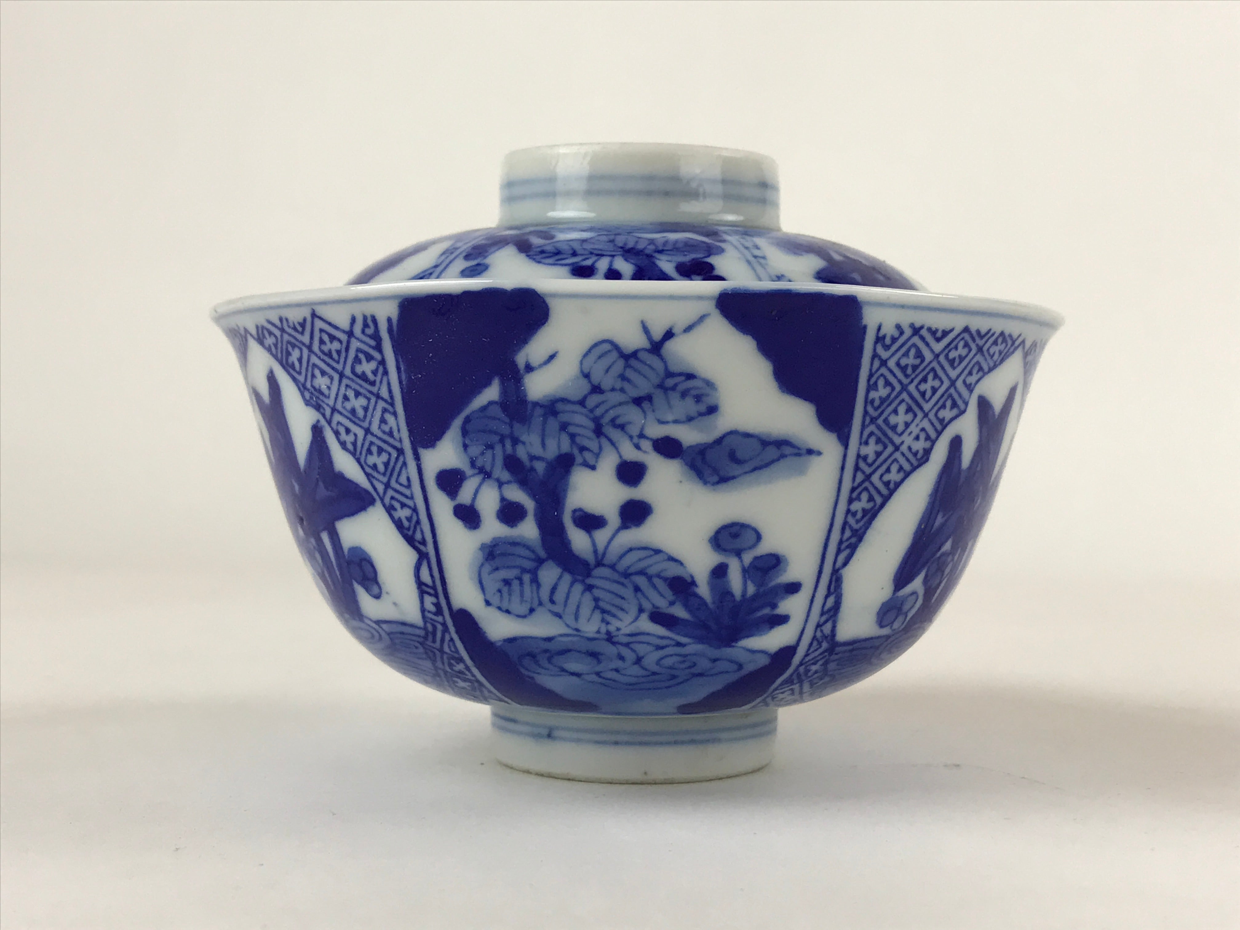 Japanese Ceramic Sometsuke Lidded Bowl Owan Vtg Pottery White Blue Floral PY586