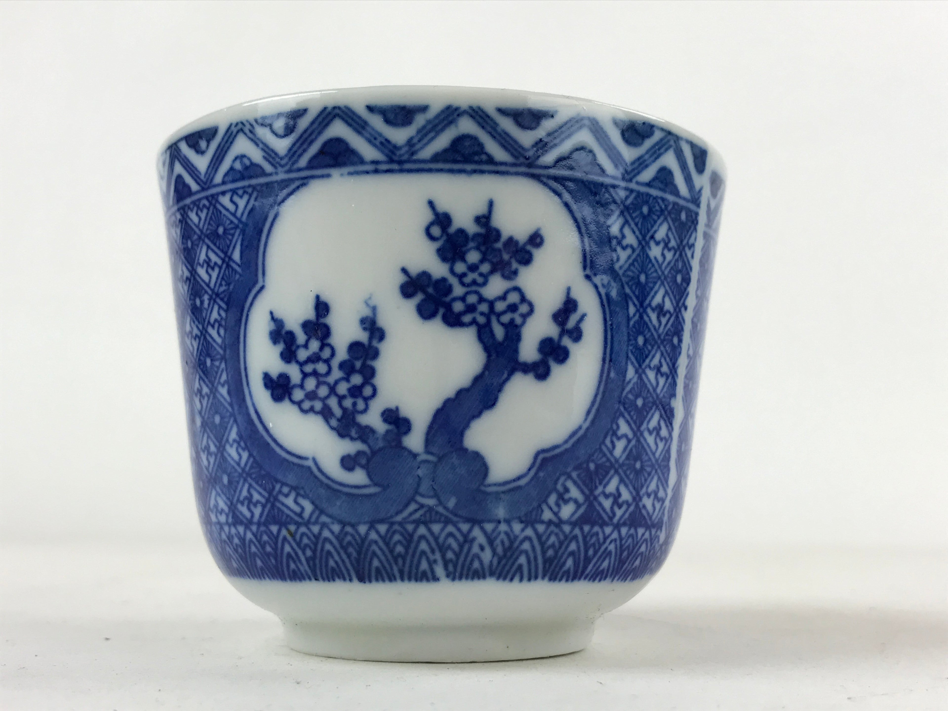 Japanese Ceramic Sometsuke Teacup Vtg Shochikubai White Blue Yunomi Sencha TC416