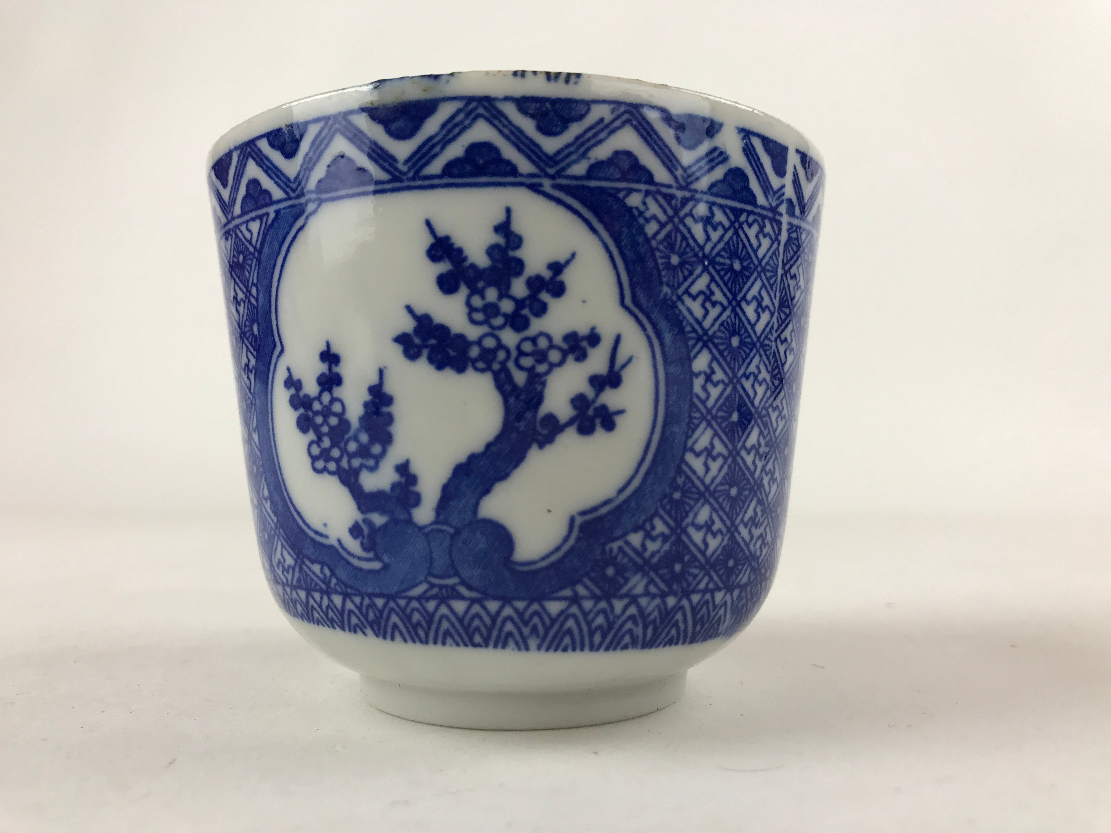 Japanese Ceramic Sometsuke Teacup Vtg Shochikubai White Blue Yunomi Sencha TC417