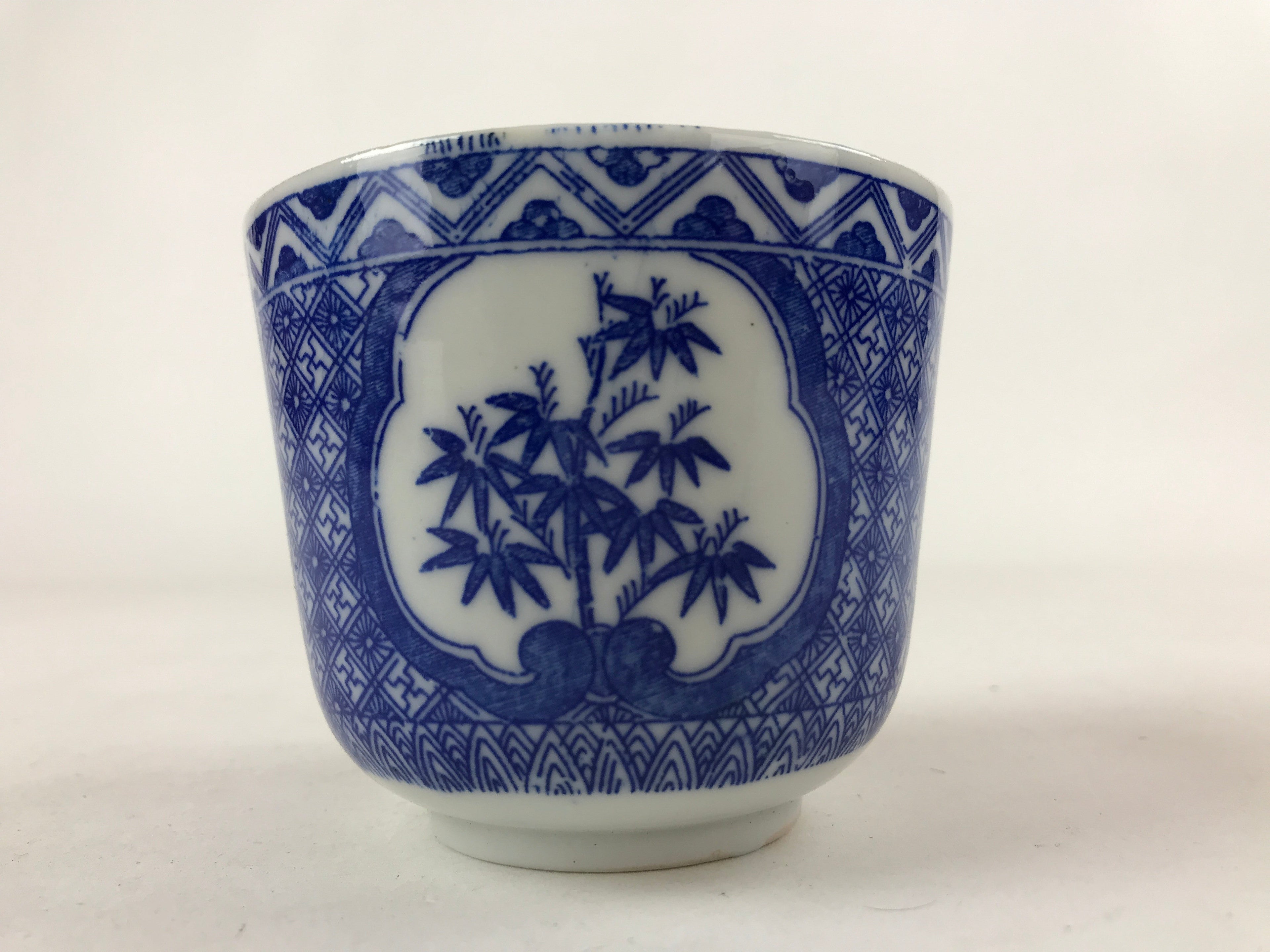 Japanese Ceramic Sometsuke Teacup Vtg Shochikubai White Blue Yunomi Sencha TC417