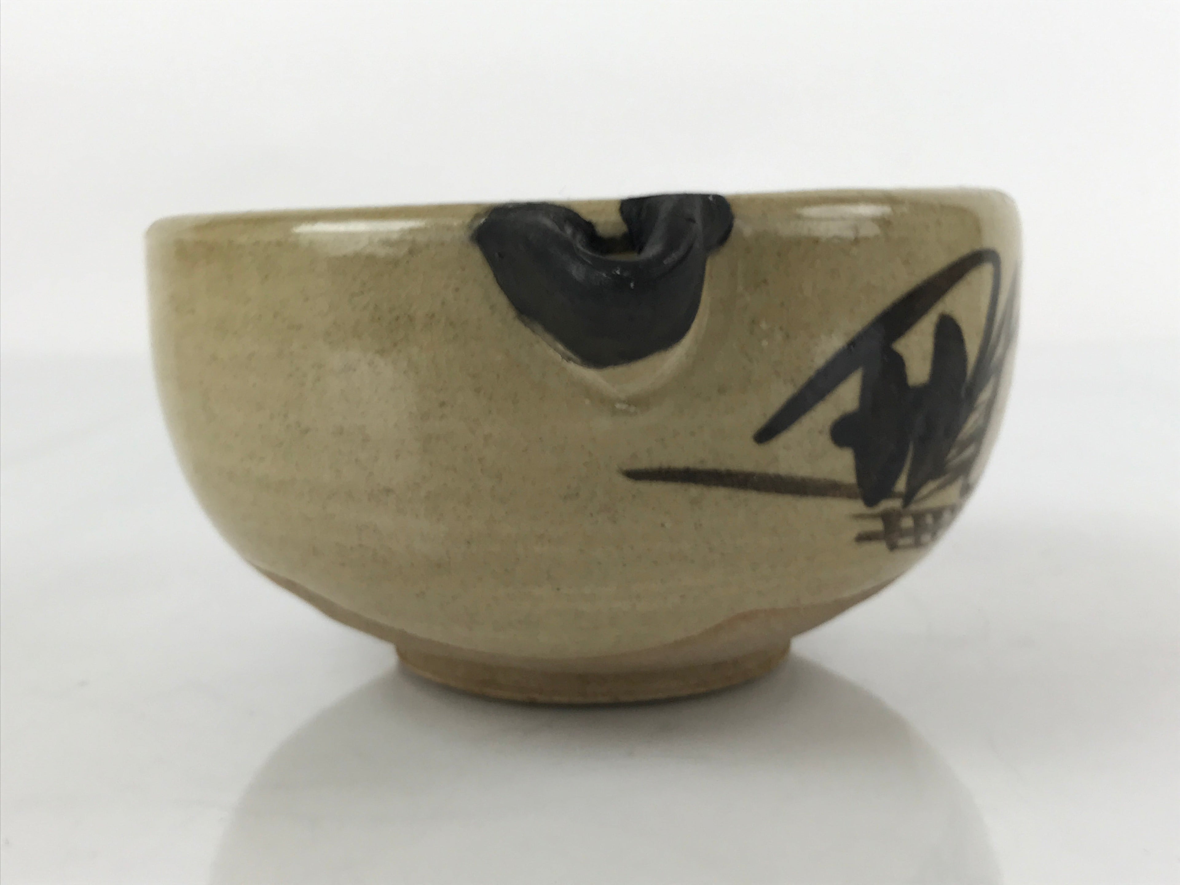 Japanese Ceramic Spouted Bowl Vtg Katakuchi Beige Glaze Black Design PY736