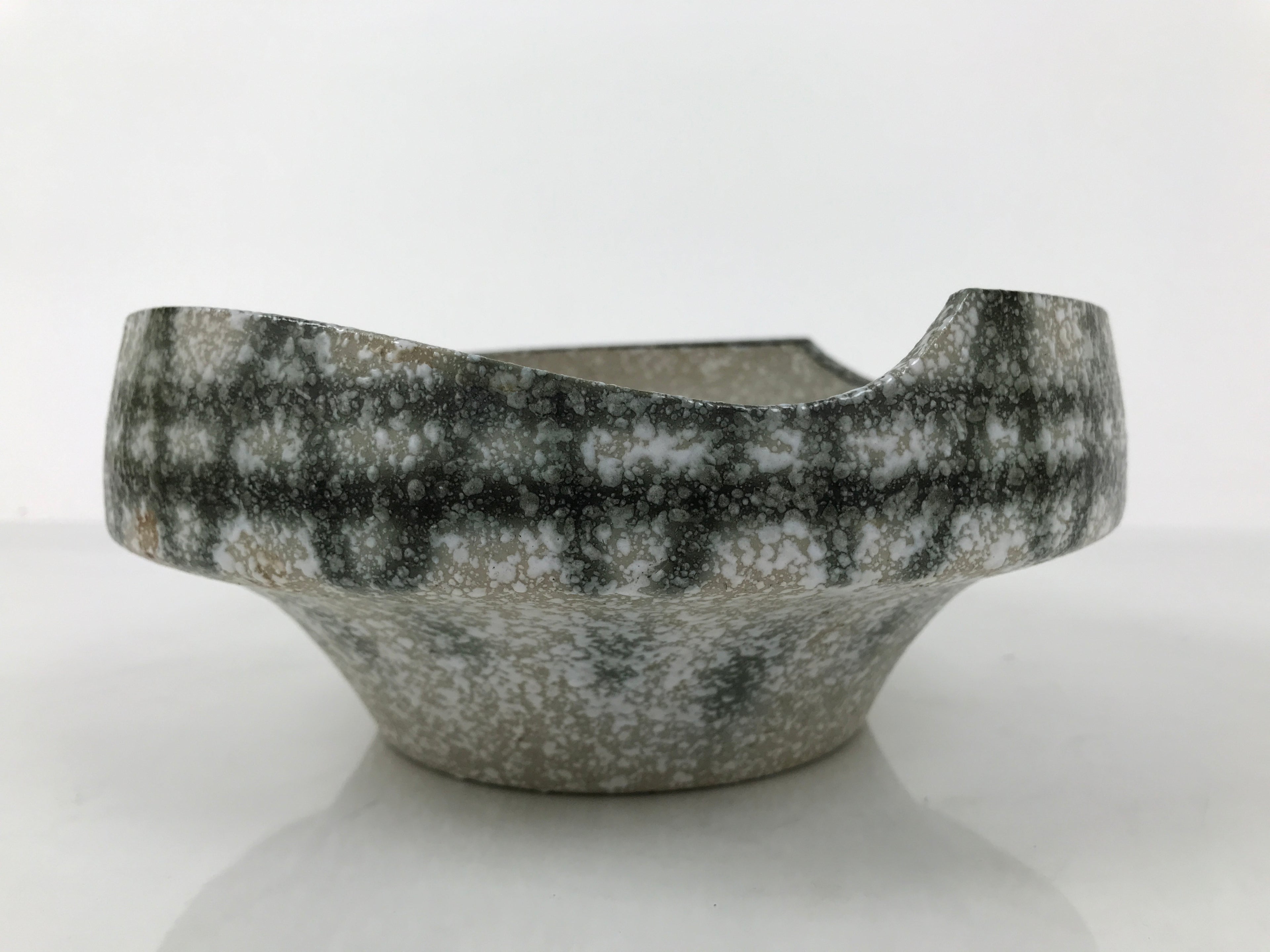 Japanese Ceramic Suiban Flower Vase Pottery Ikebana Arrangement Gray Beige Y527