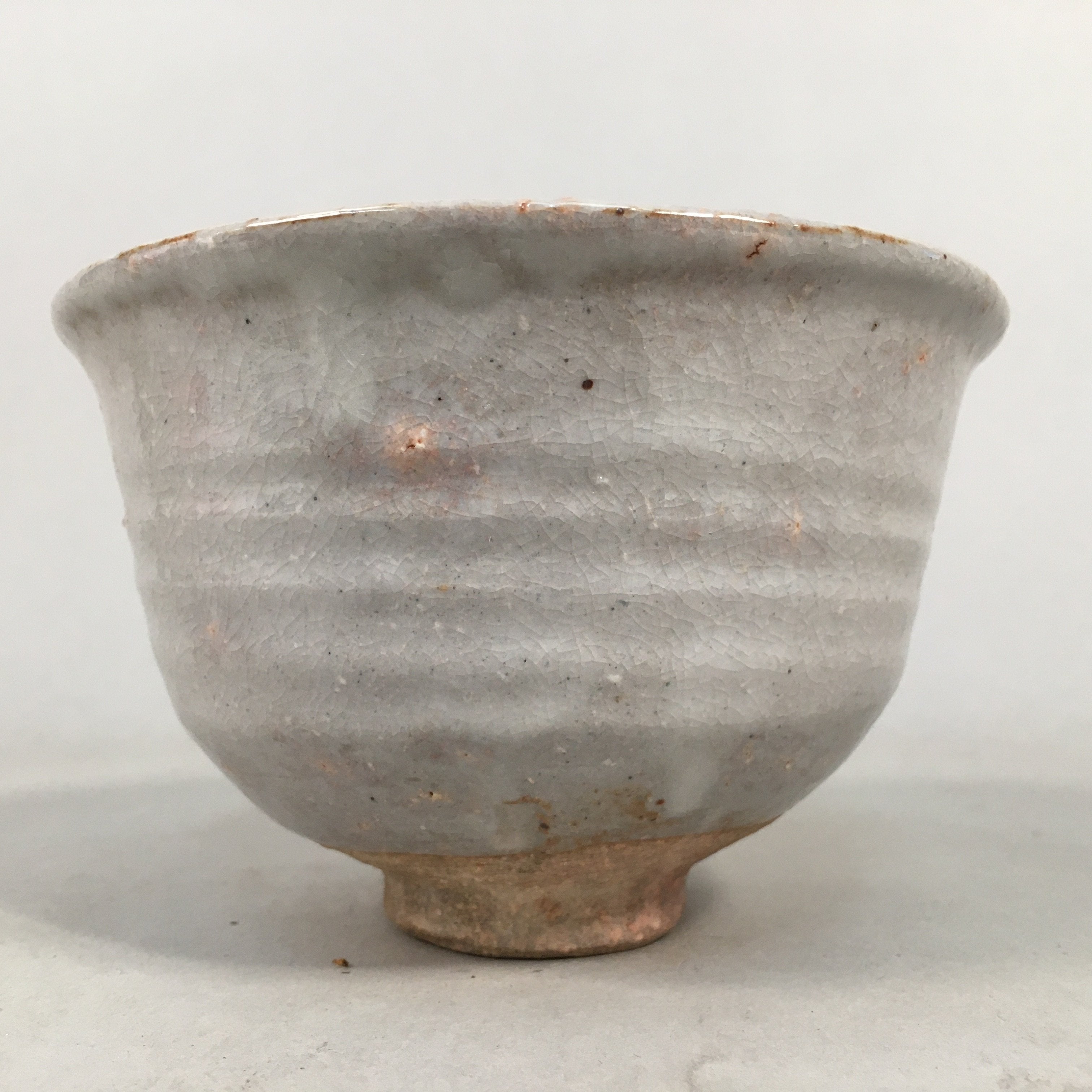Japanese Ceramic Tea Ceremony Bowl Chawan Pottery Gray Crackle Glaze GTB659