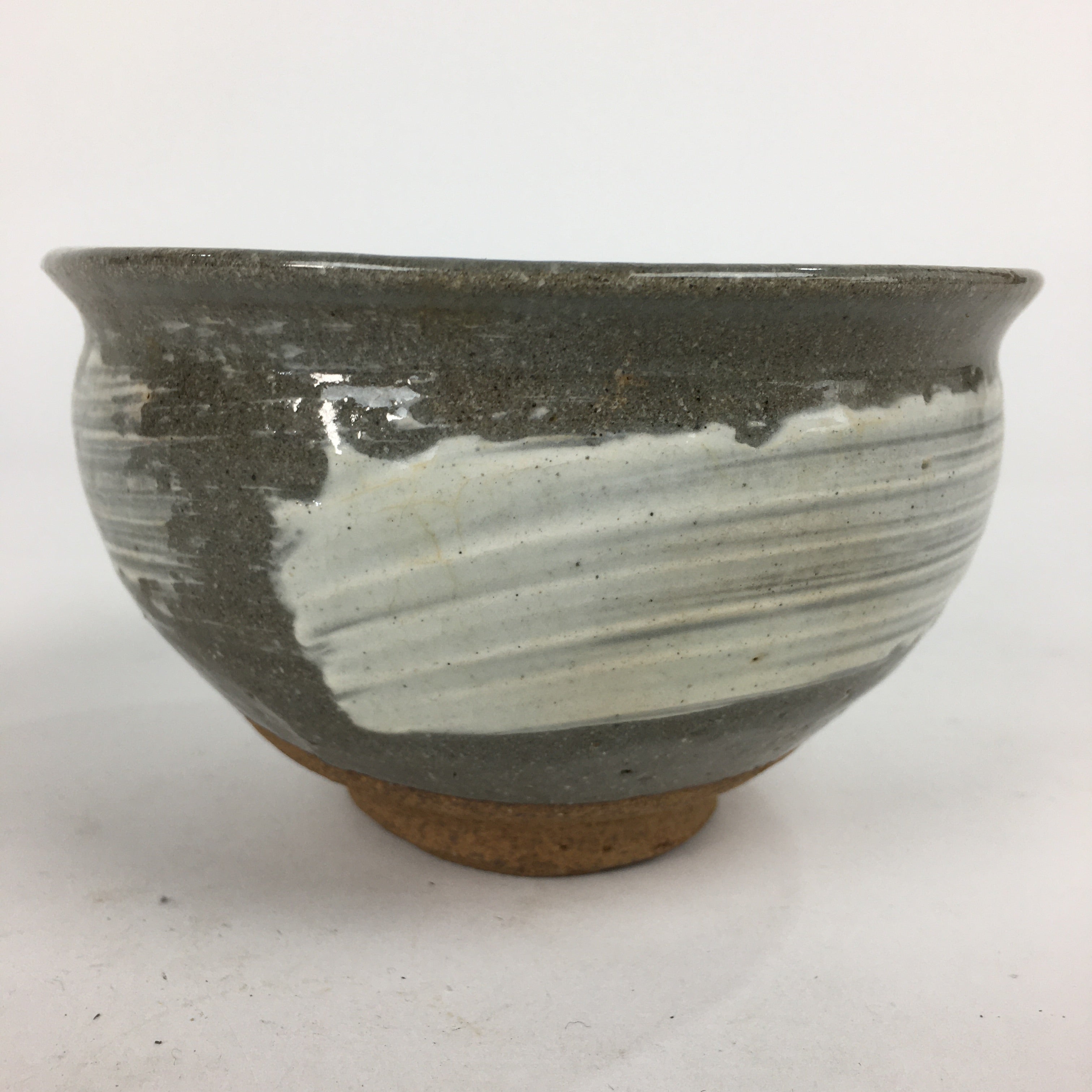 Japanese Ceramic Tea Ceremony Bowl Matcha Chawan Gray White Pottery GTB852