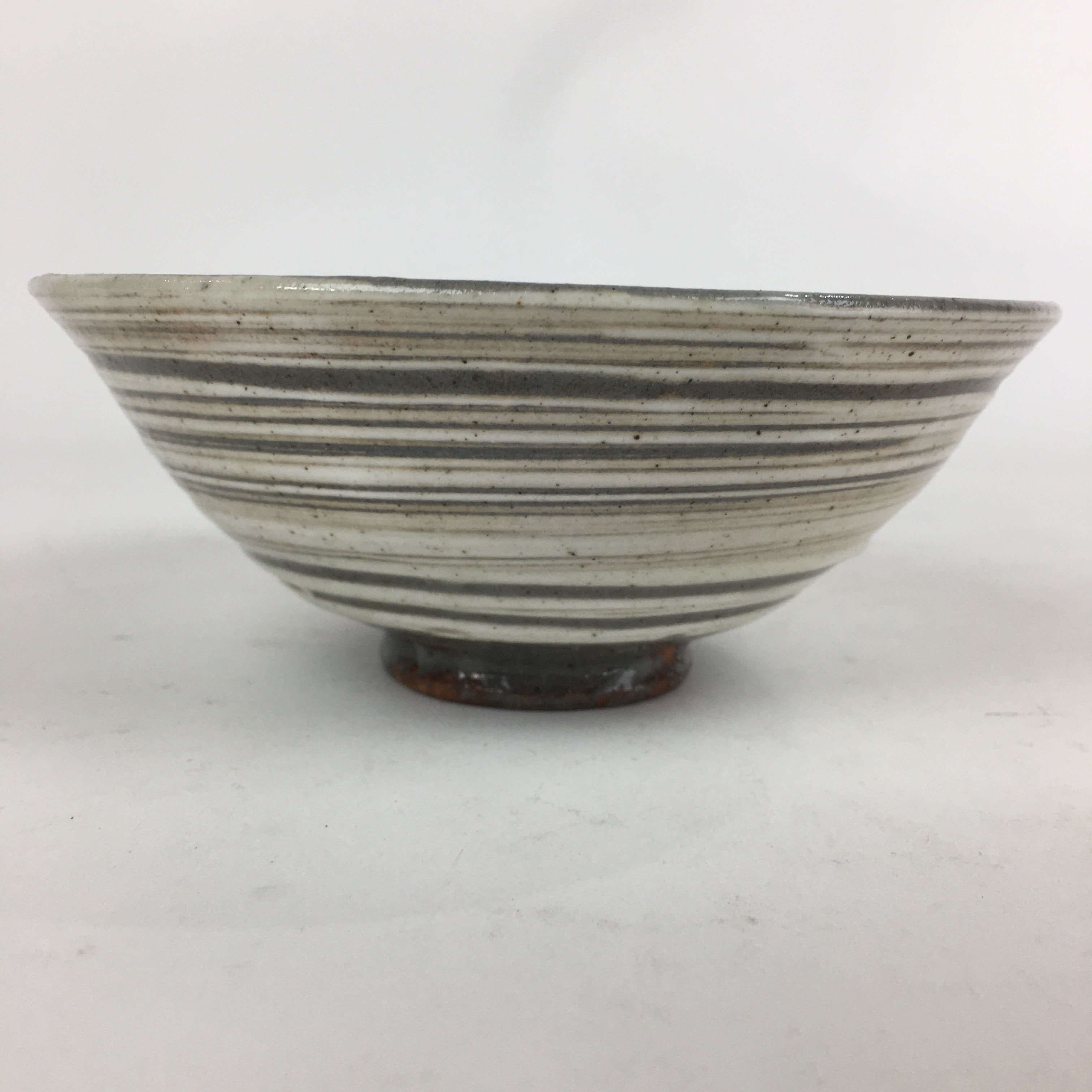 Japanese Ceramic Tea Ceremony Bowl Matcha Chawan Gray White Pottery Sado GTB810