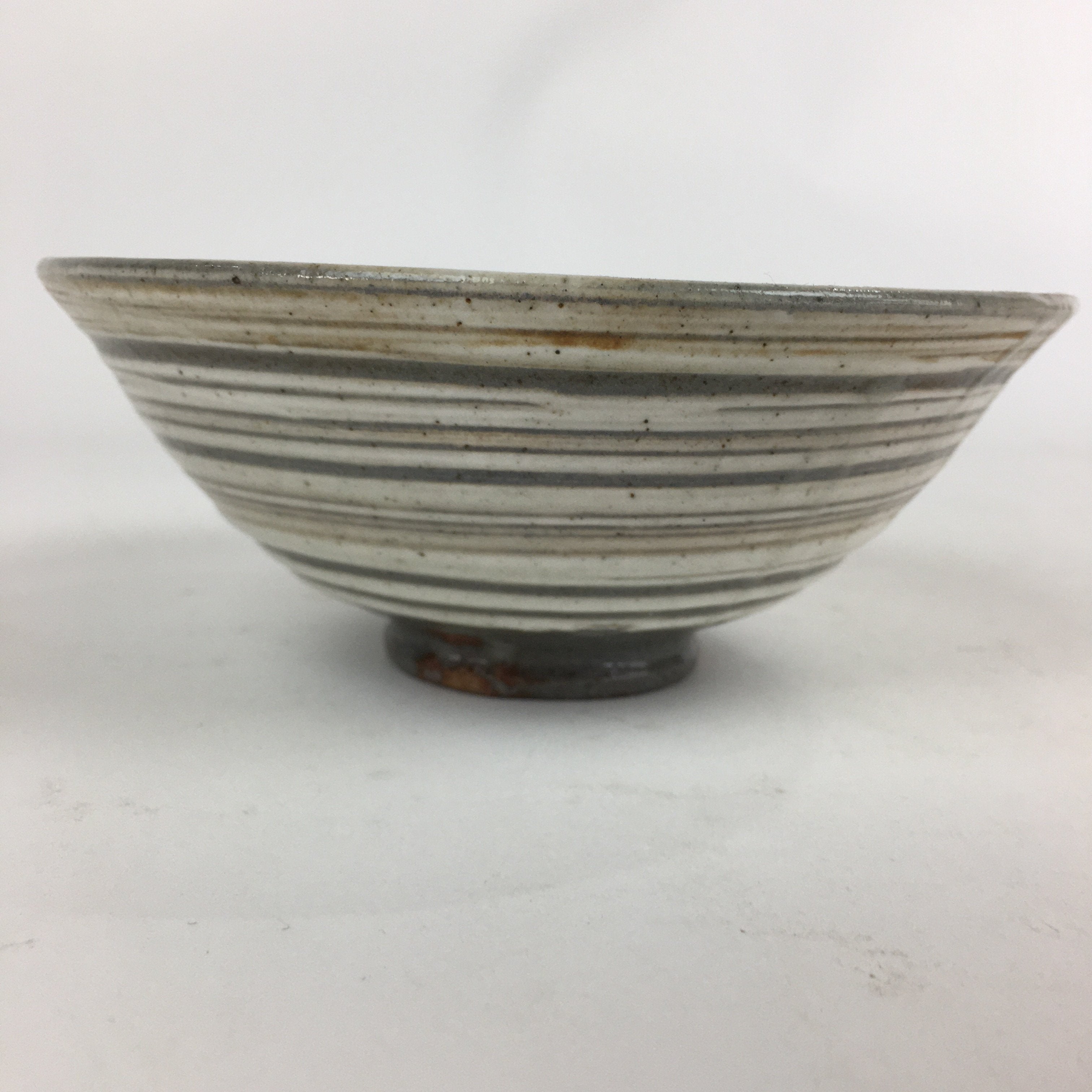 Japanese Ceramic Tea Ceremony Bowl Matcha Chawan Gray White Pottery Sado GTB810