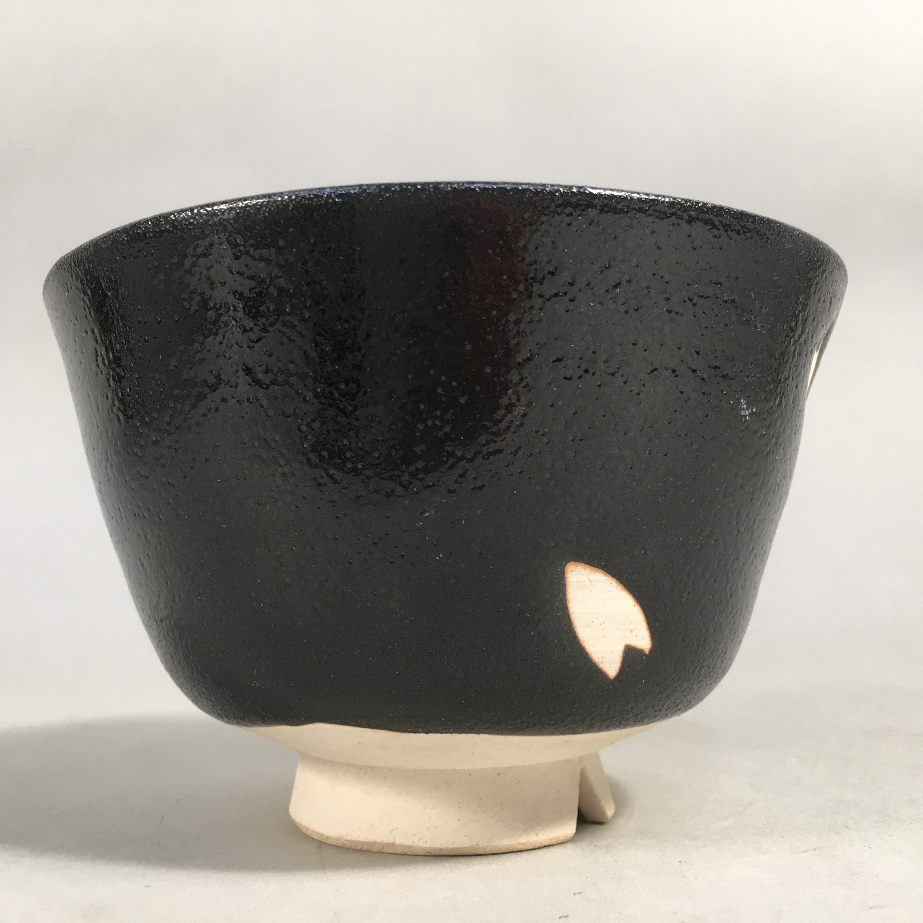 Japanese Ceramic Tea Ceremony Bowl Matcha Chawan Vtg Black Petal Pottery GTB680