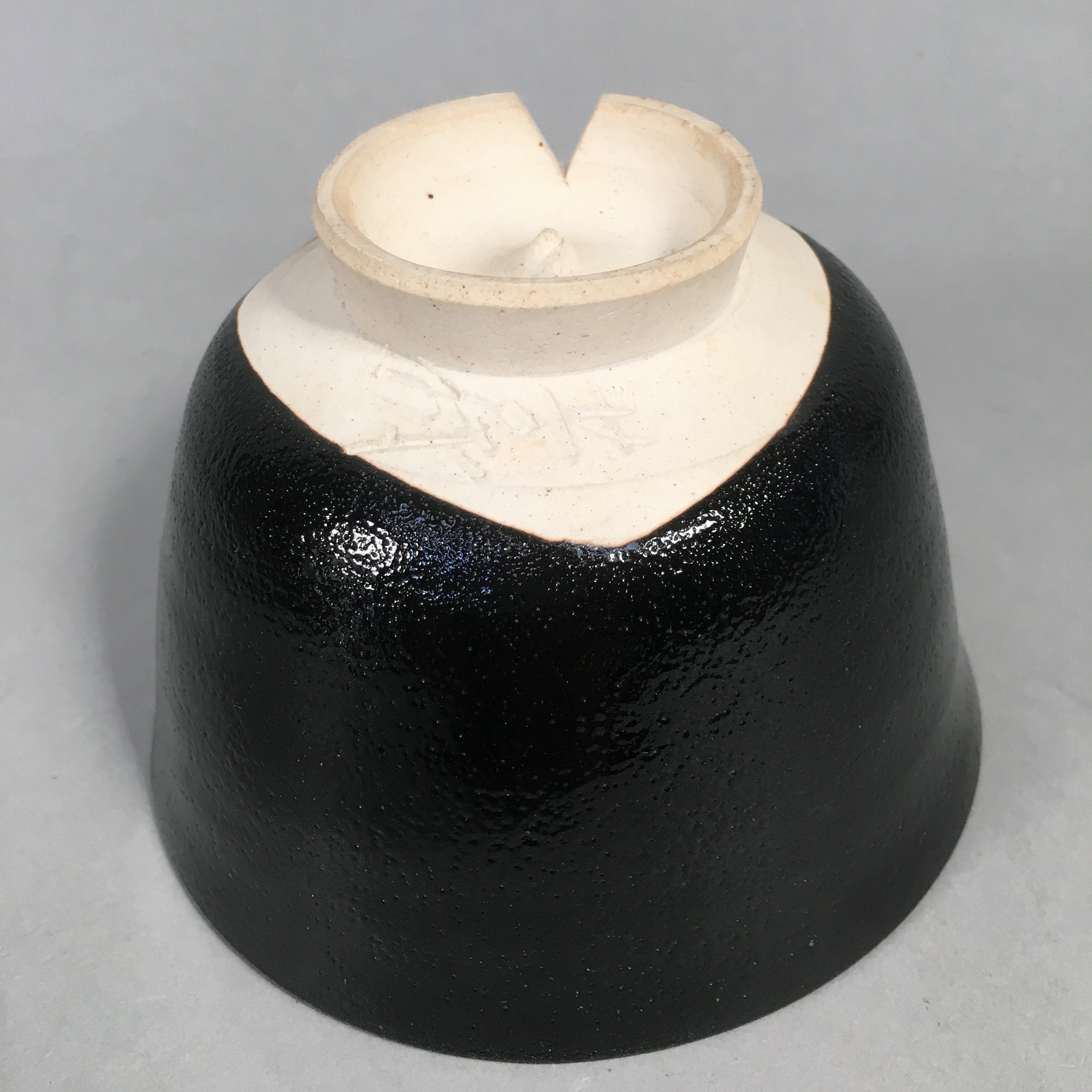 Japanese Ceramic Tea Ceremony Bowl Matcha Chawan Vtg Black Petal Pottery GTB680