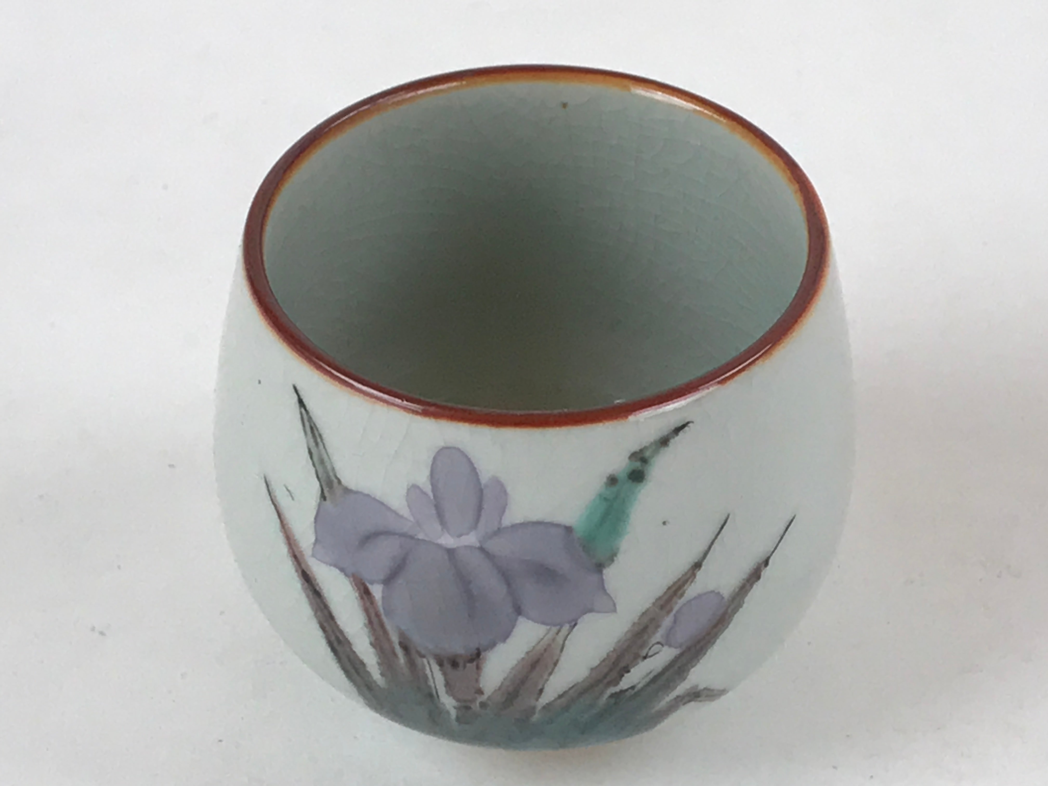 Japanese Ceramic Teacup Vtg Iris Flower Crackle Glaze White Yunomi Sencha TC404