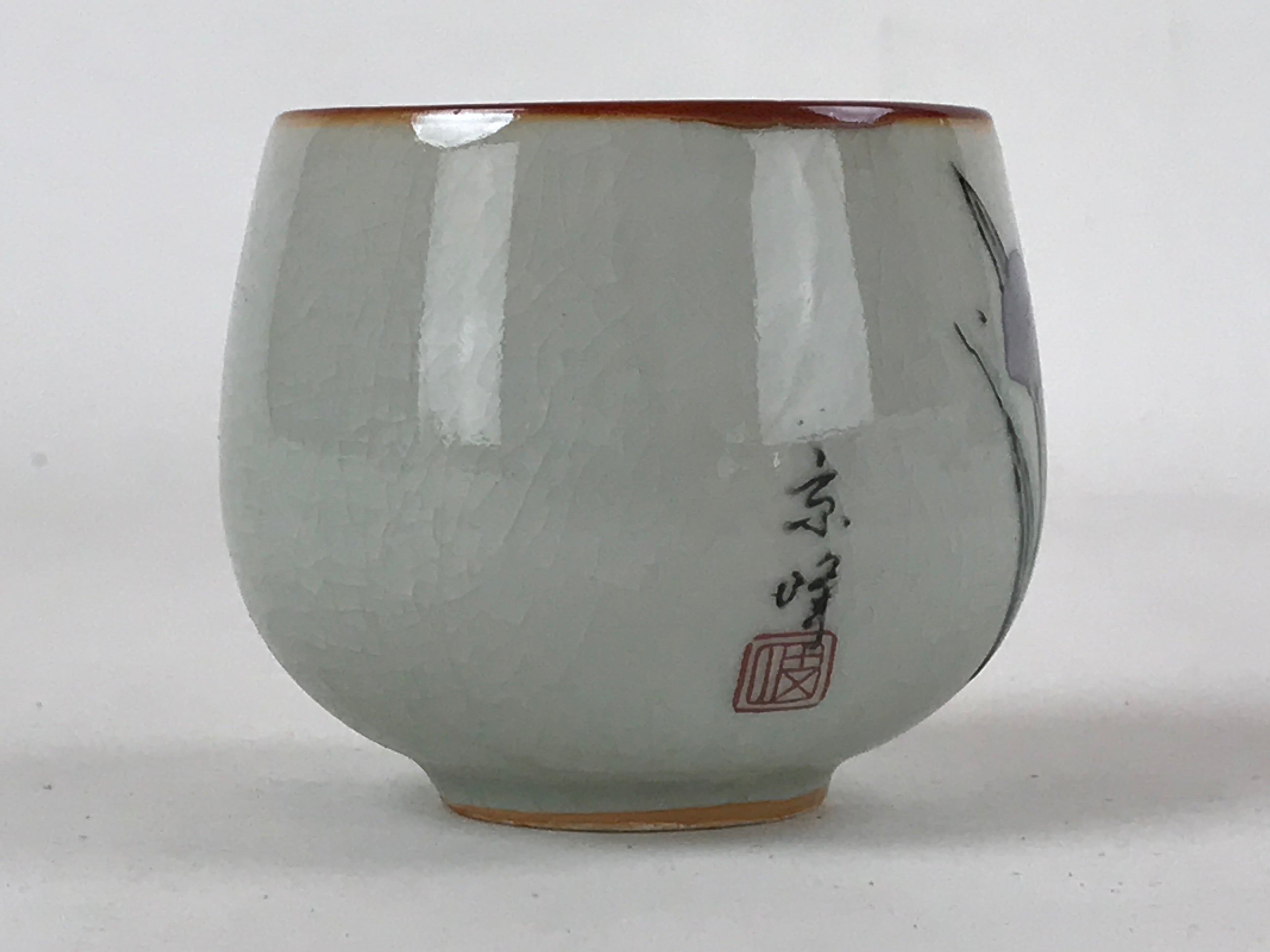 Japanese Ceramic Teacup Vtg Iris Flower Crackle Glaze White Yunomi Sencha TC408