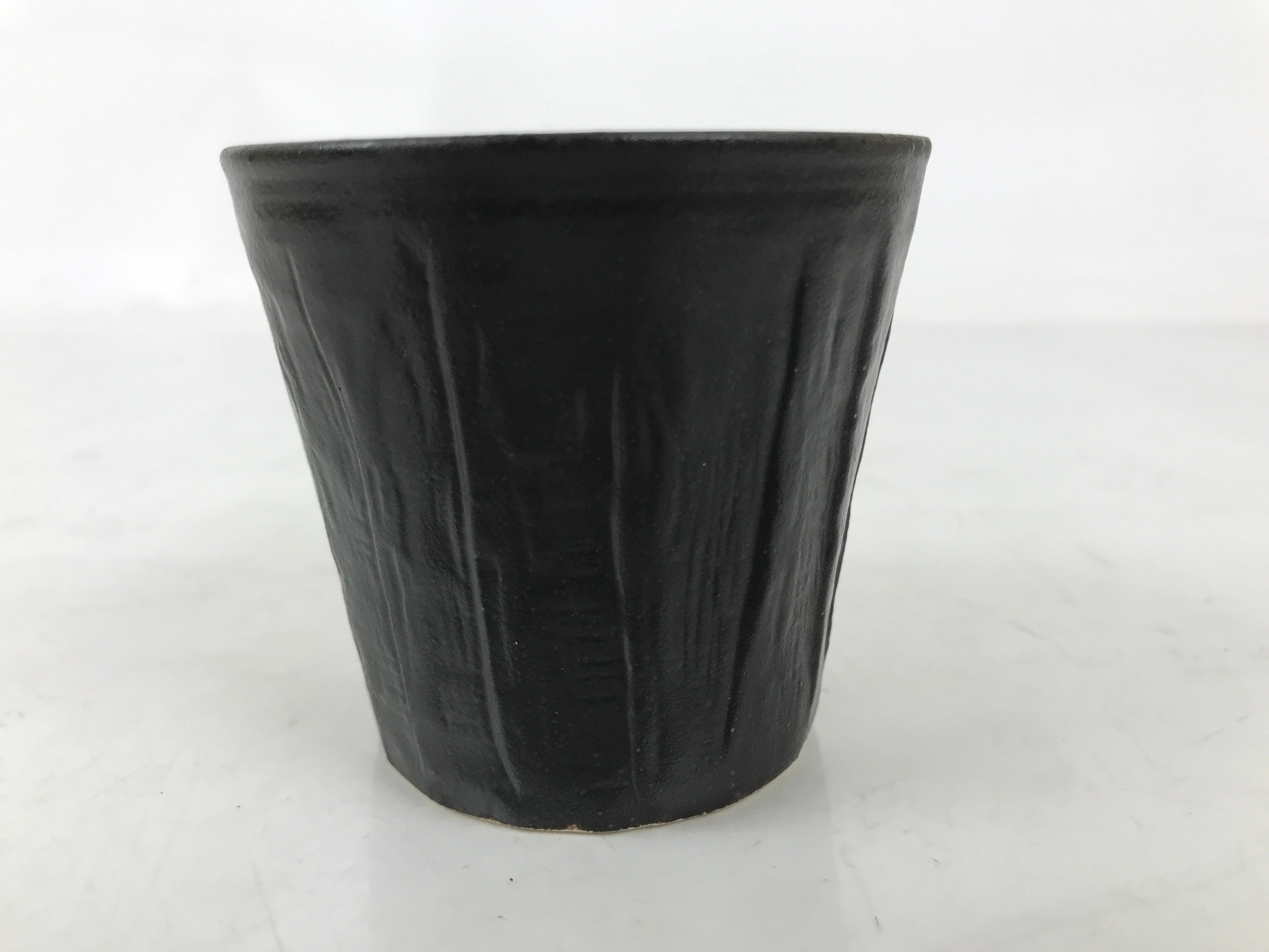 Japanese Ceramic Yunomi Teacup Simple Pottery Vtg Black Sencha Yakimono TC584