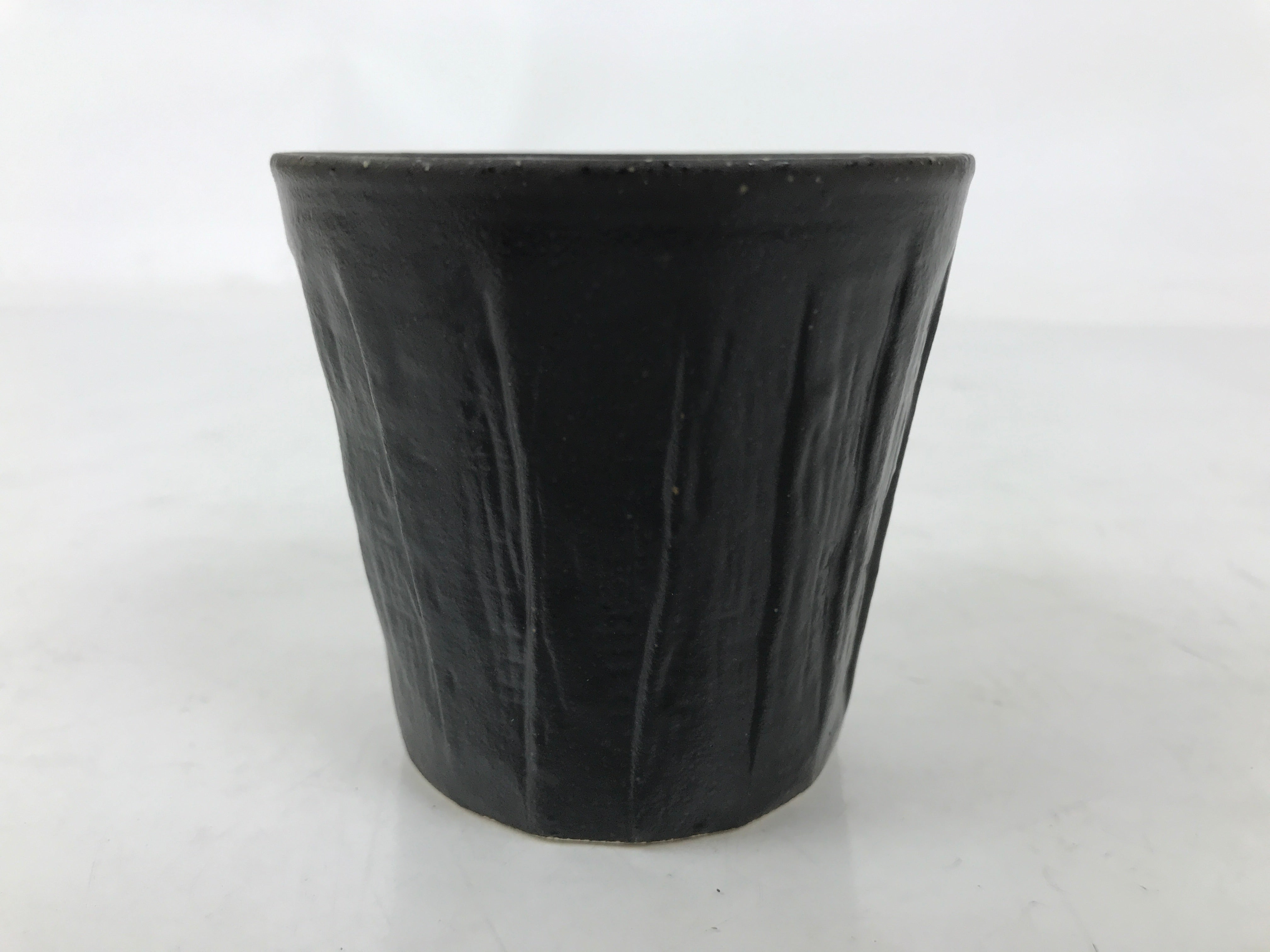 Japanese Ceramic Yunomi Teacup Simple Pottery Vtg Black Sencha Yakimono TC584