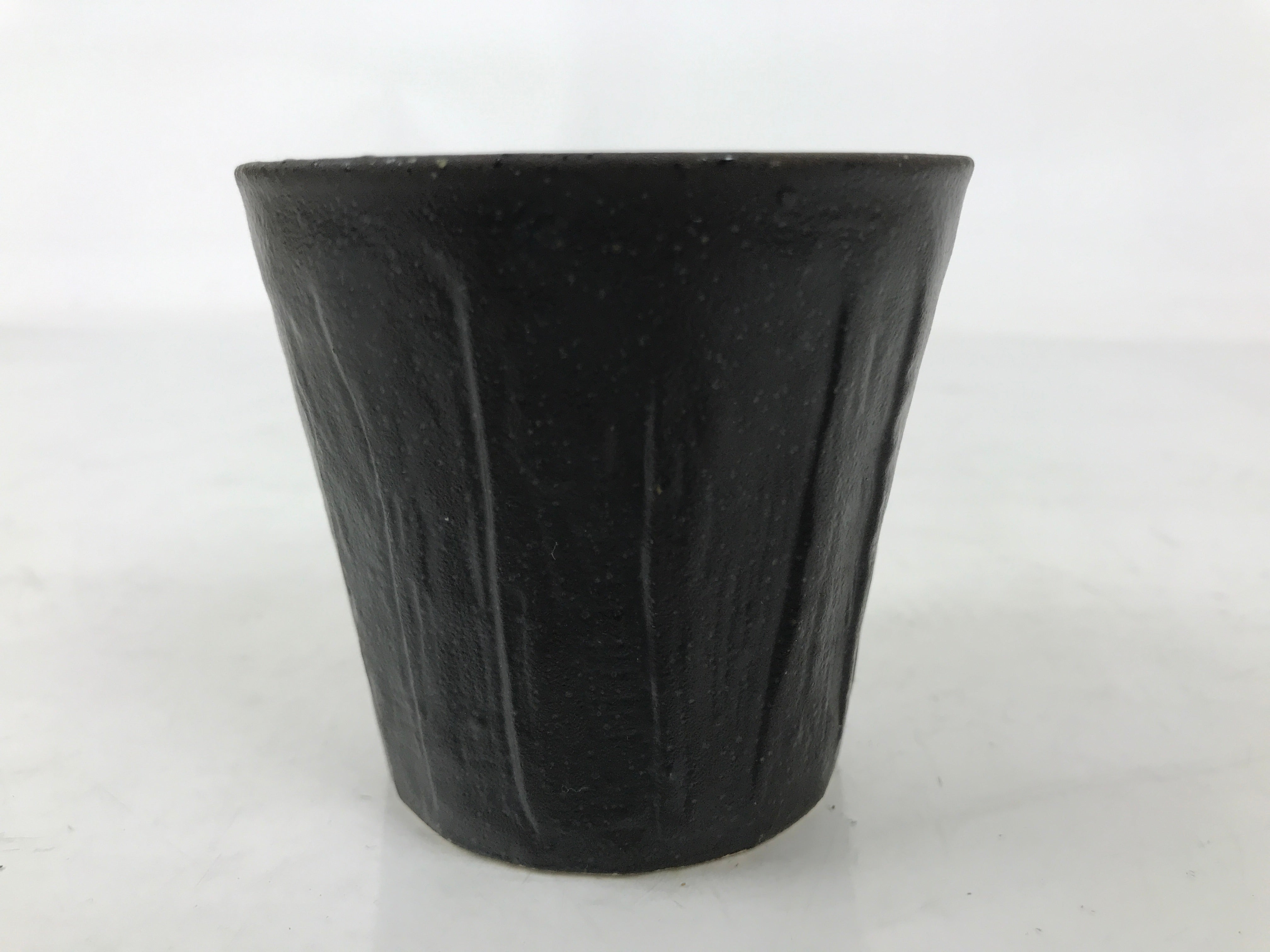 Japanese Ceramic Yunomi Teacup Simple Pottery Vtg Black Sencha Yakimono TC586