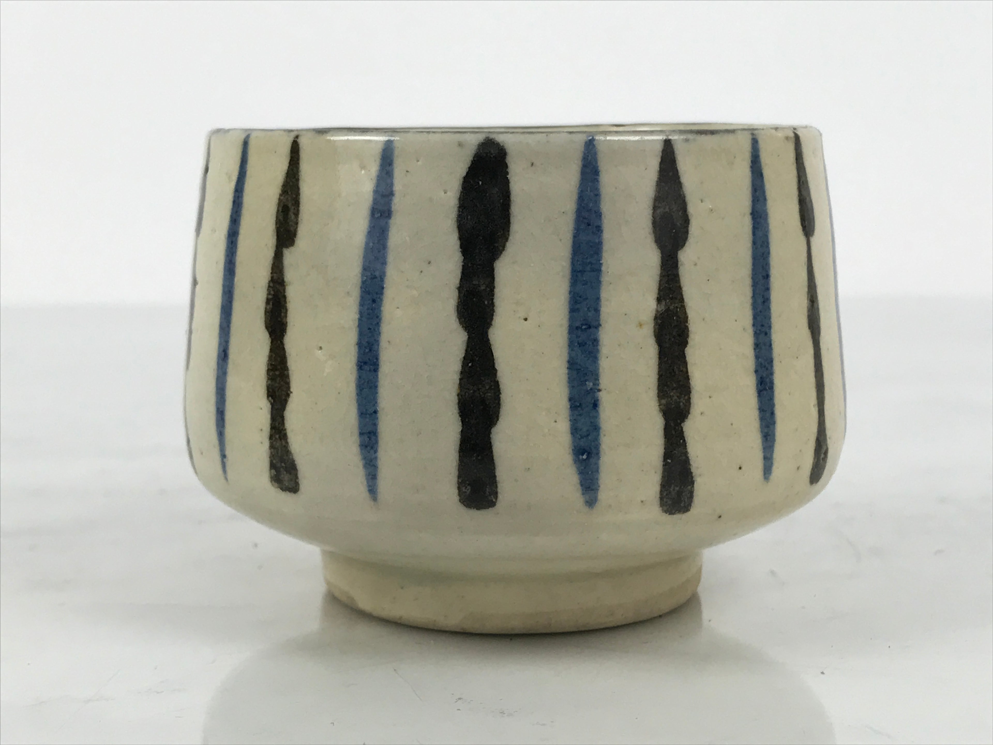 Japanese Ceramic Yunomi Teacup Vtg Pottery Sencha Beige Black Blue Stripe TC624