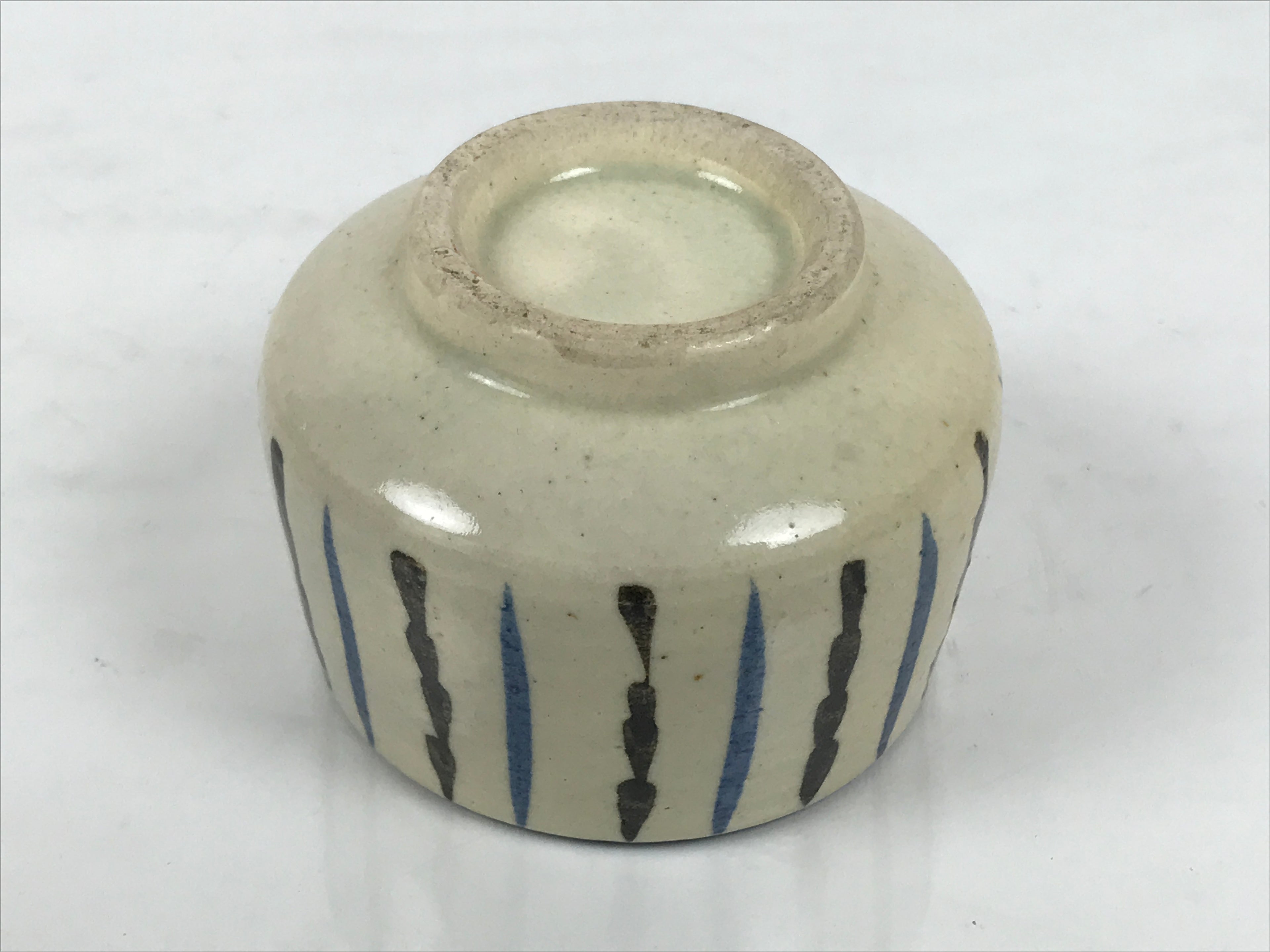 Japanese Ceramic Yunomi Teacup Vtg Pottery Sencha Beige Black Blue Stripe TC624