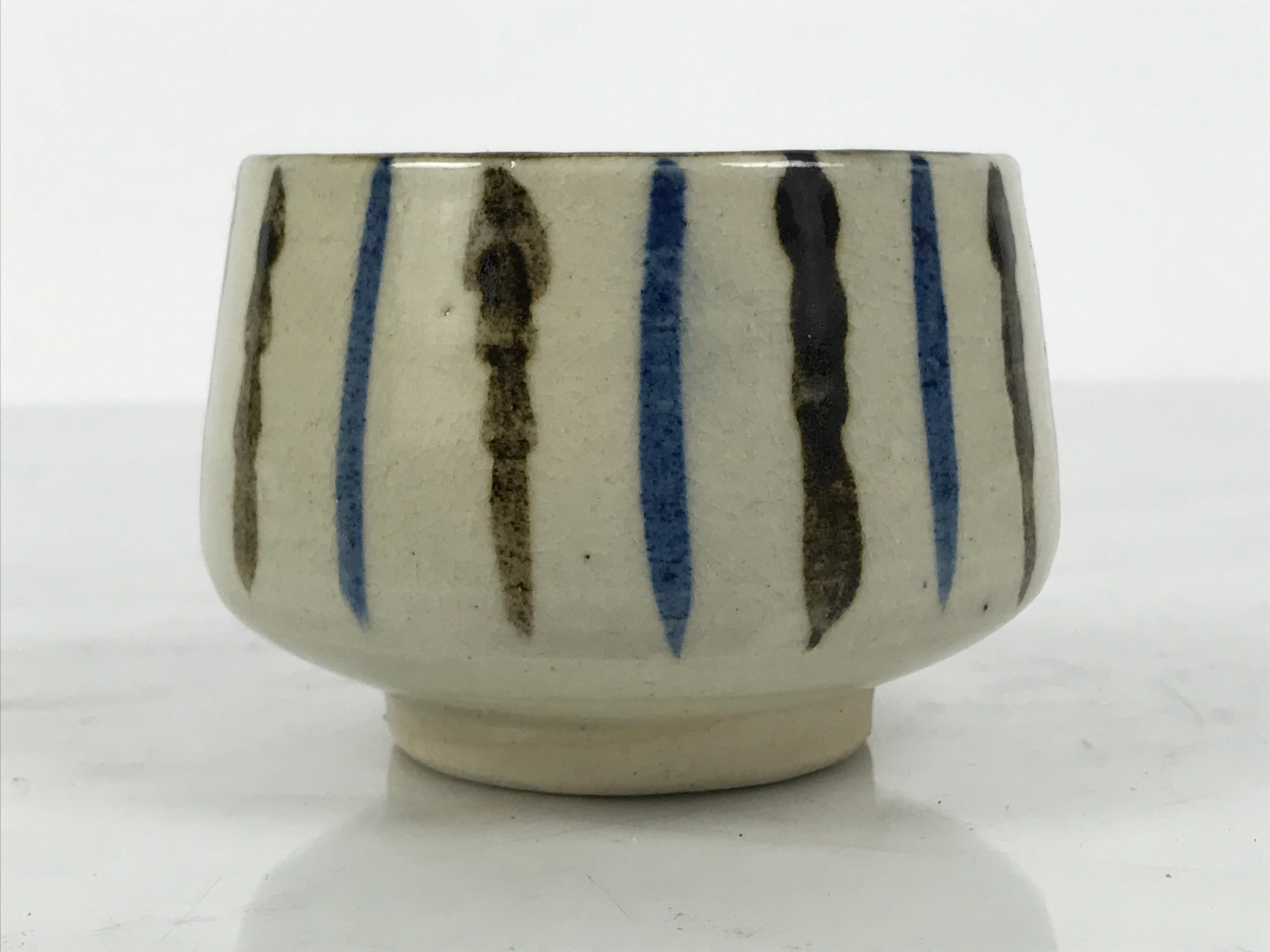 Japanese Ceramic Yunomi Teacup Vtg Pottery Sencha Beige Black Blue Stripe TC626