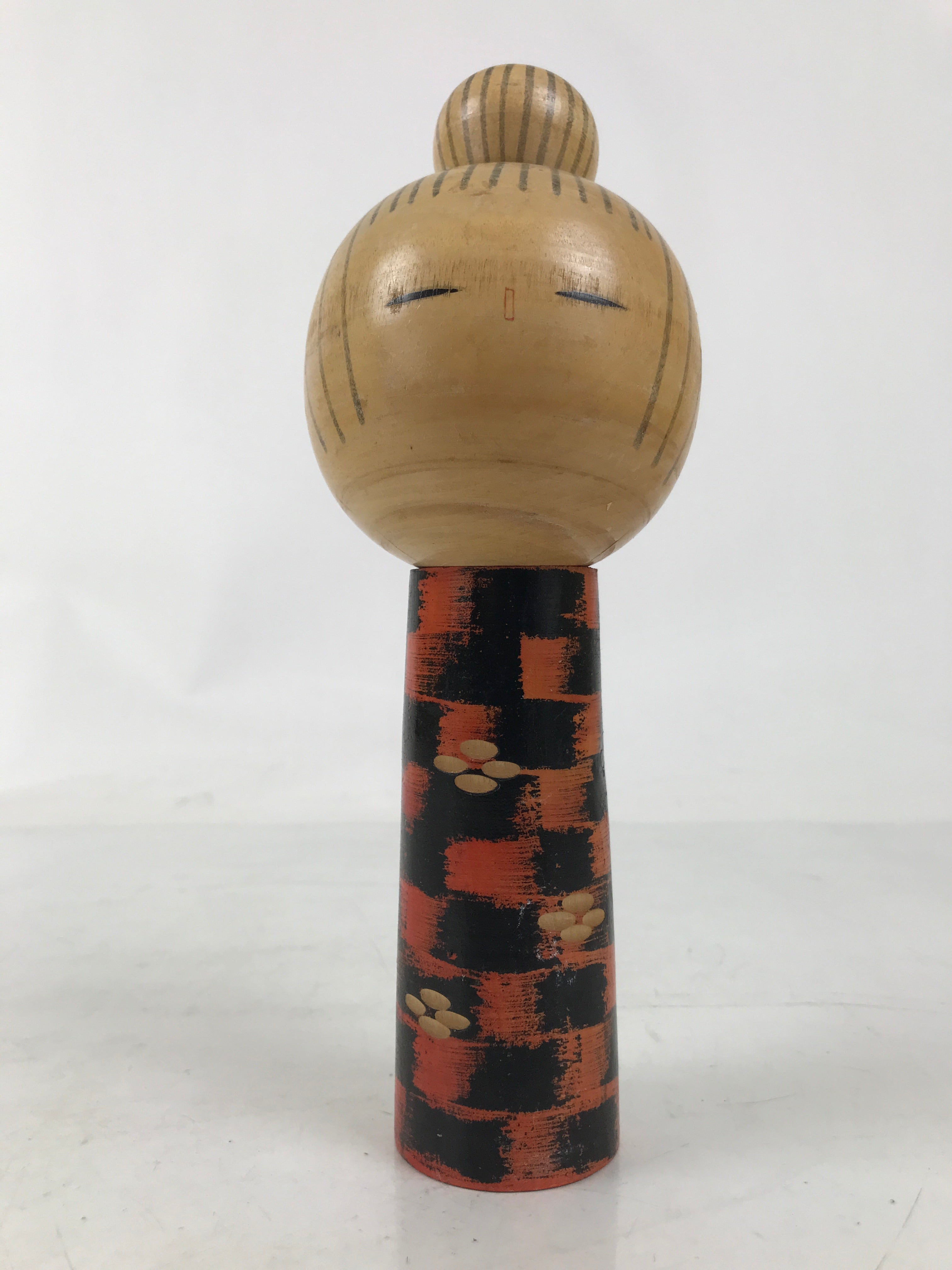Japanese Classic Wooden Kokeshi Doll Vtg Hair Bun Red Black Check Flowers KF737