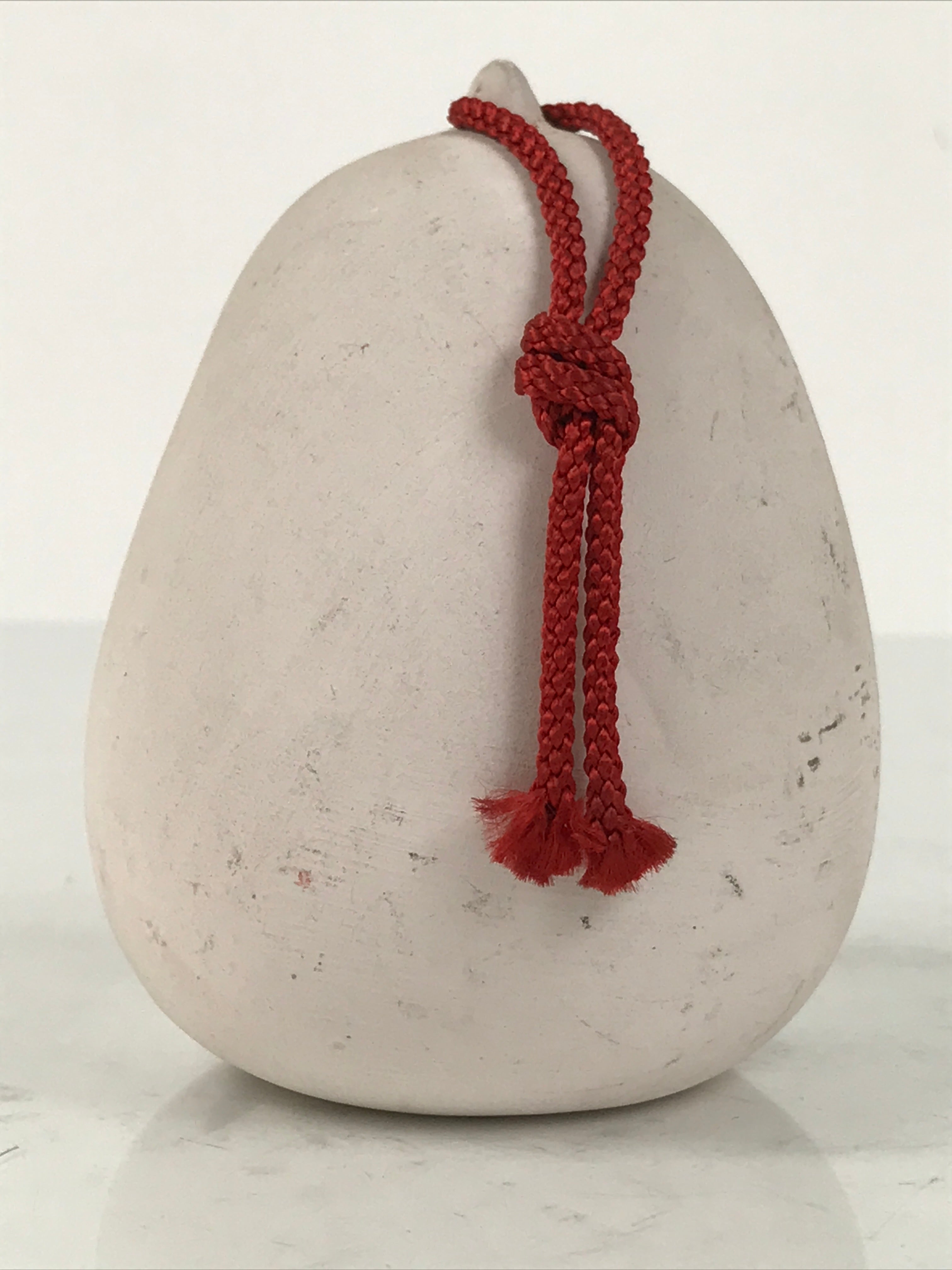 Japanese Clay Bell Dorei Hime Daruma Vtg Tsuchi-Suzu Momiji Peony White DR646