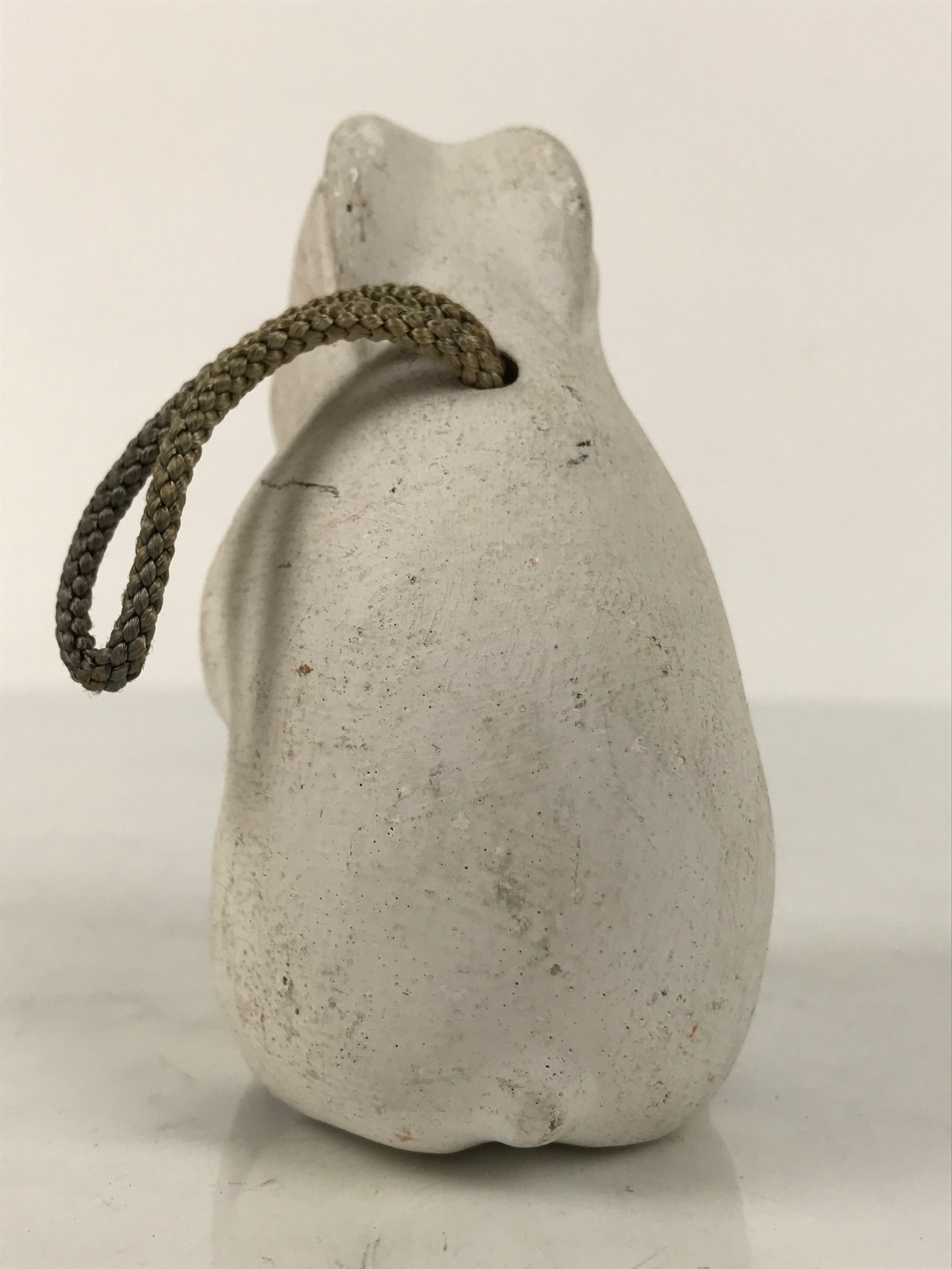 Japanese Clay Bell Dorei Rabbit Vtg Tsuchi-Suzu Zodiac Animal Usagi White DR602