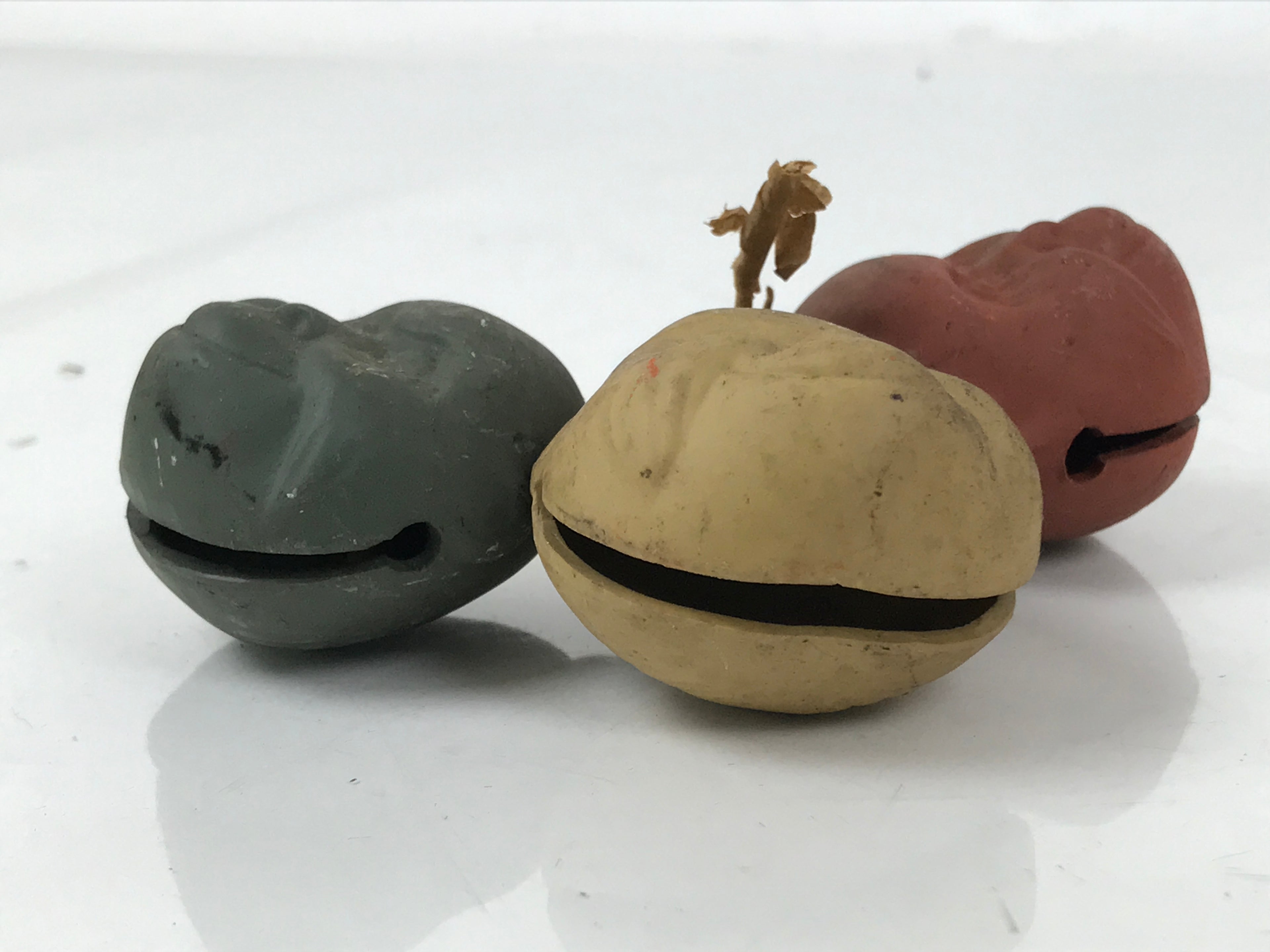 Japanese Clay Bell Dorei Vtg Tsuchi-Suzu 3 Wise Monkeys Face Round DR599