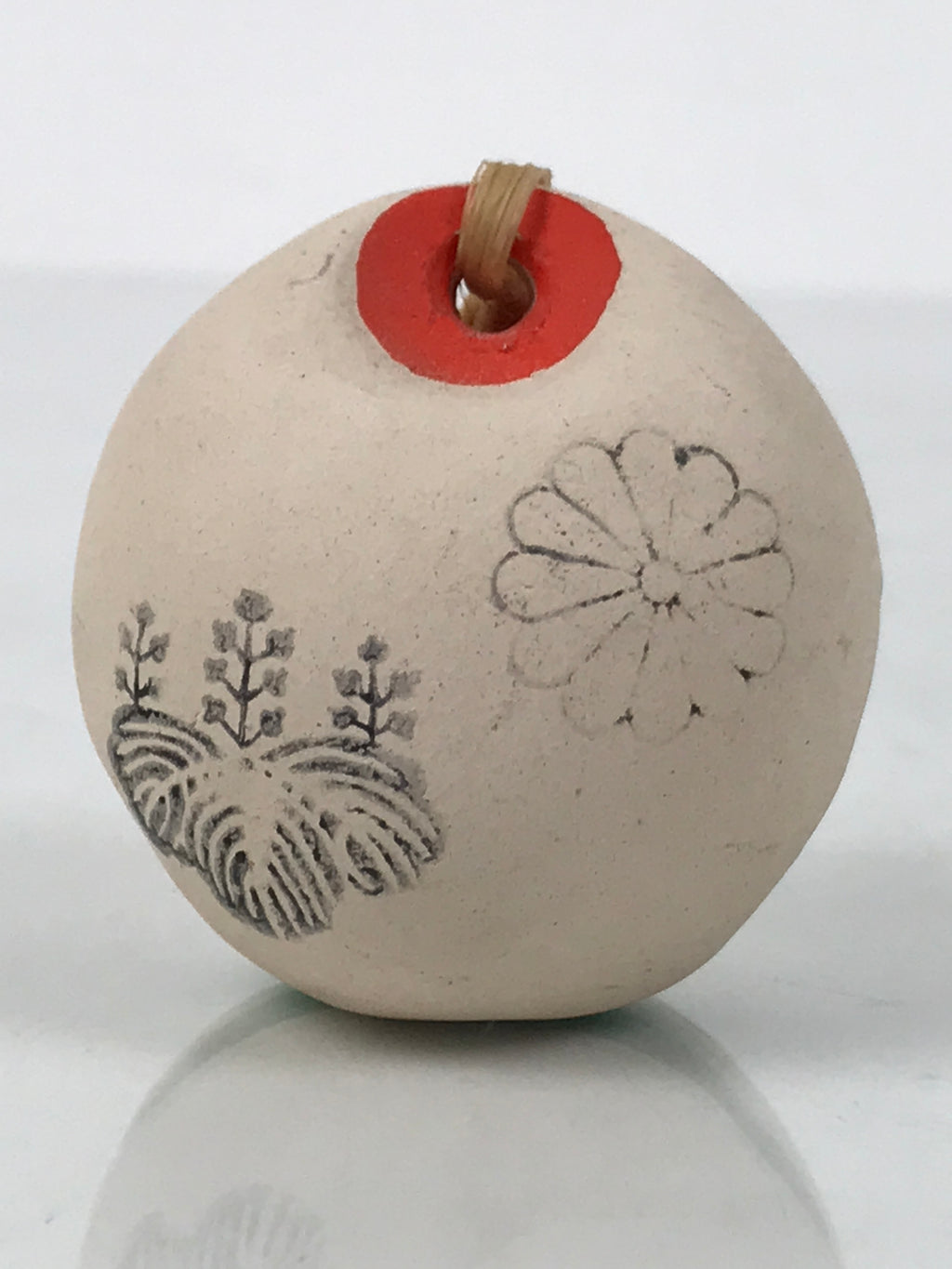 Japanese Clay Bell Dorei Vtg Tsuchi-Suzu Classic White Paulownia Kiri Kiku DR618