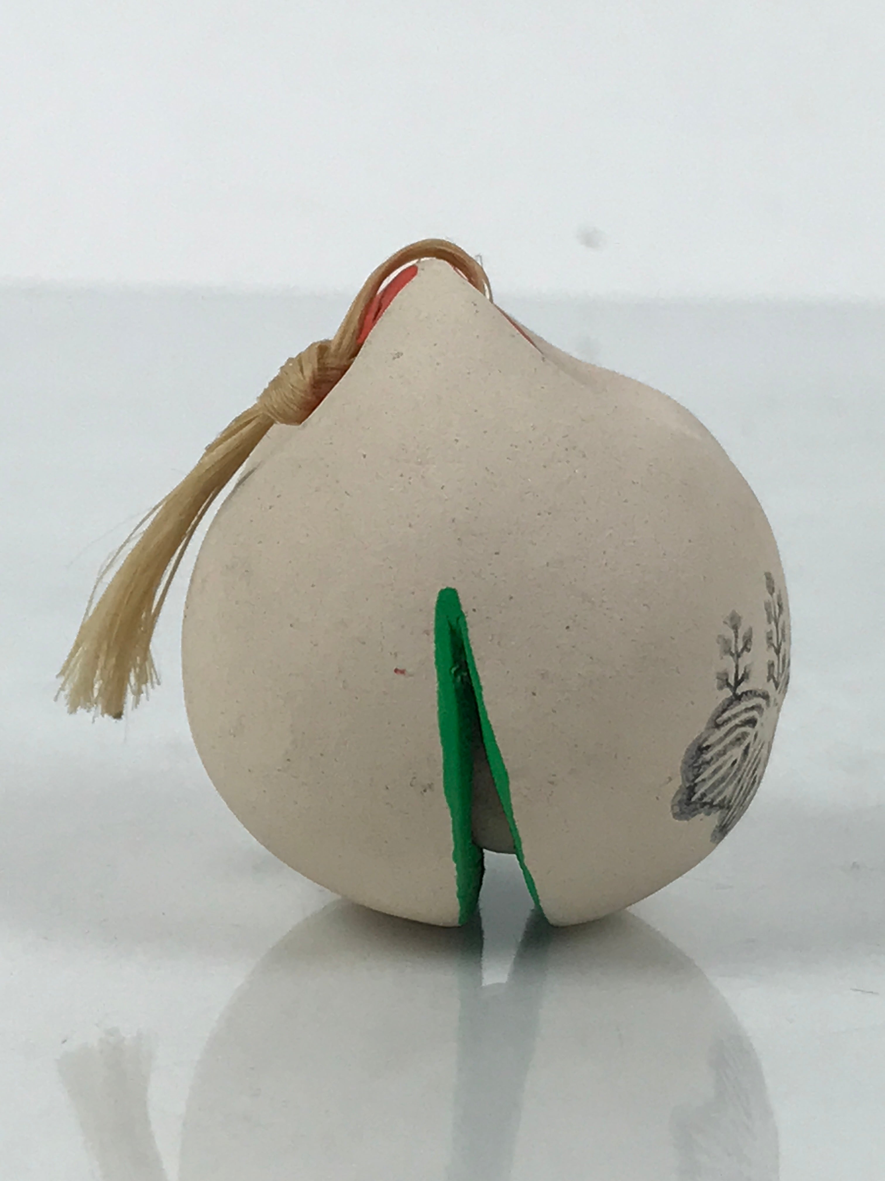 Japanese Clay Bell Dorei Vtg Tsuchi-Suzu Classic White Paulownia Kiri Kiku DR618