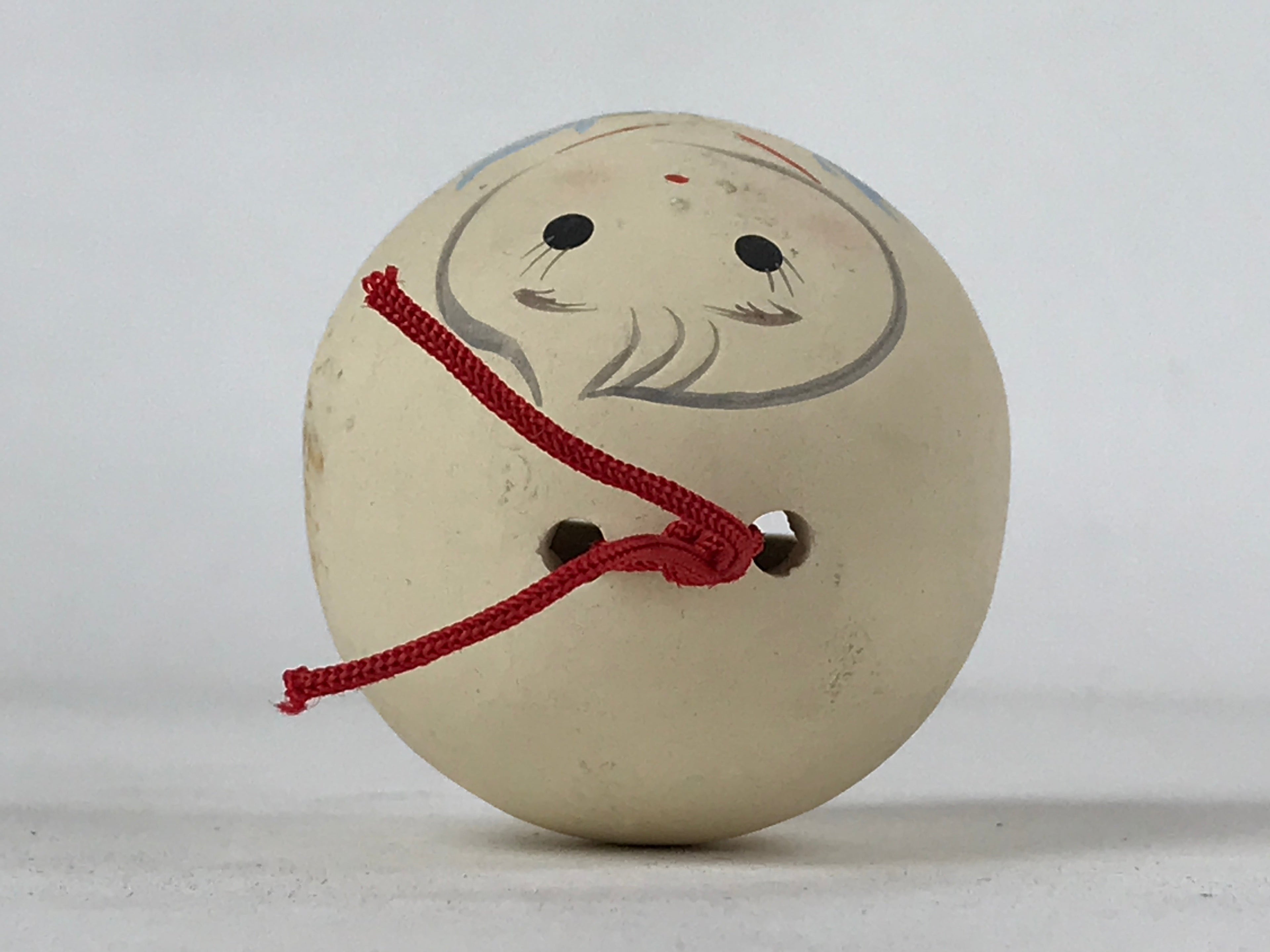 Japanese Clay Bell Dorei Vtg Tsuchi-Suzu Kimono Girl Daruma Flowers White DR502