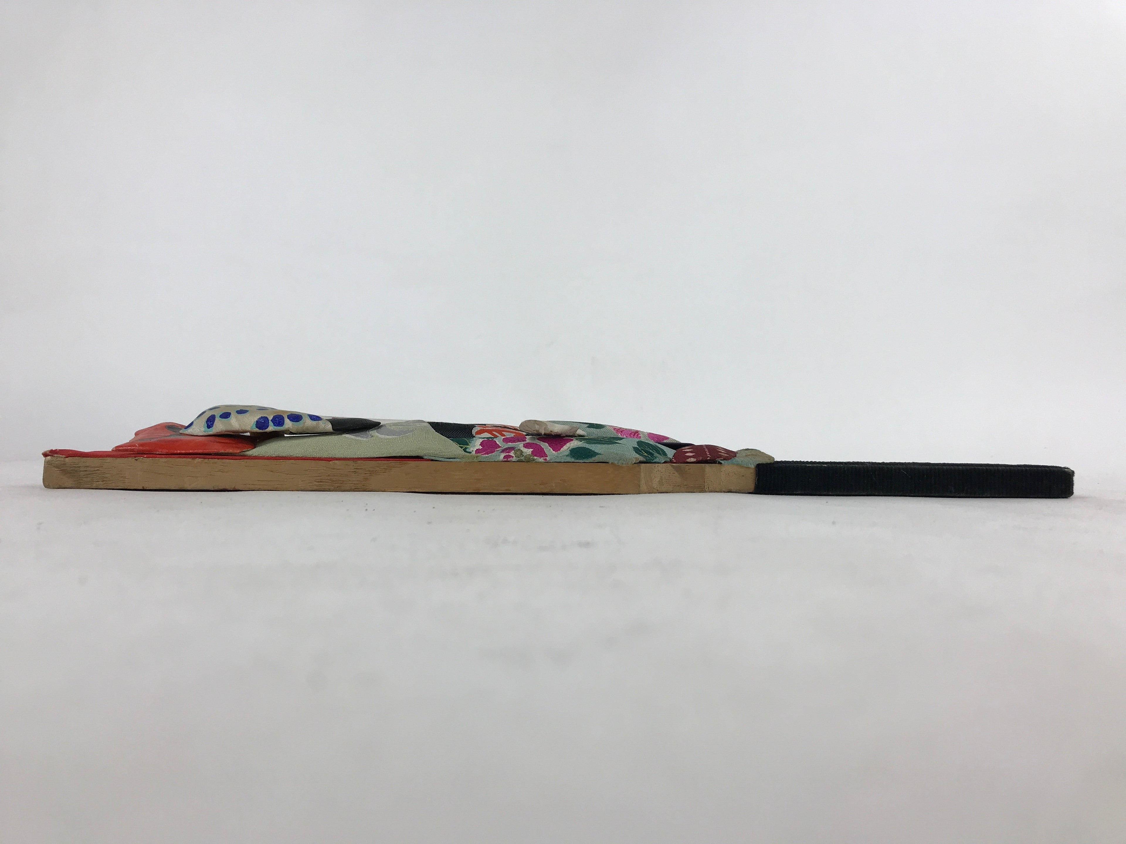 Japanese Decorative Wooden Paddle Hagoita Vtg 2 Shuttlecocks New Years JK620