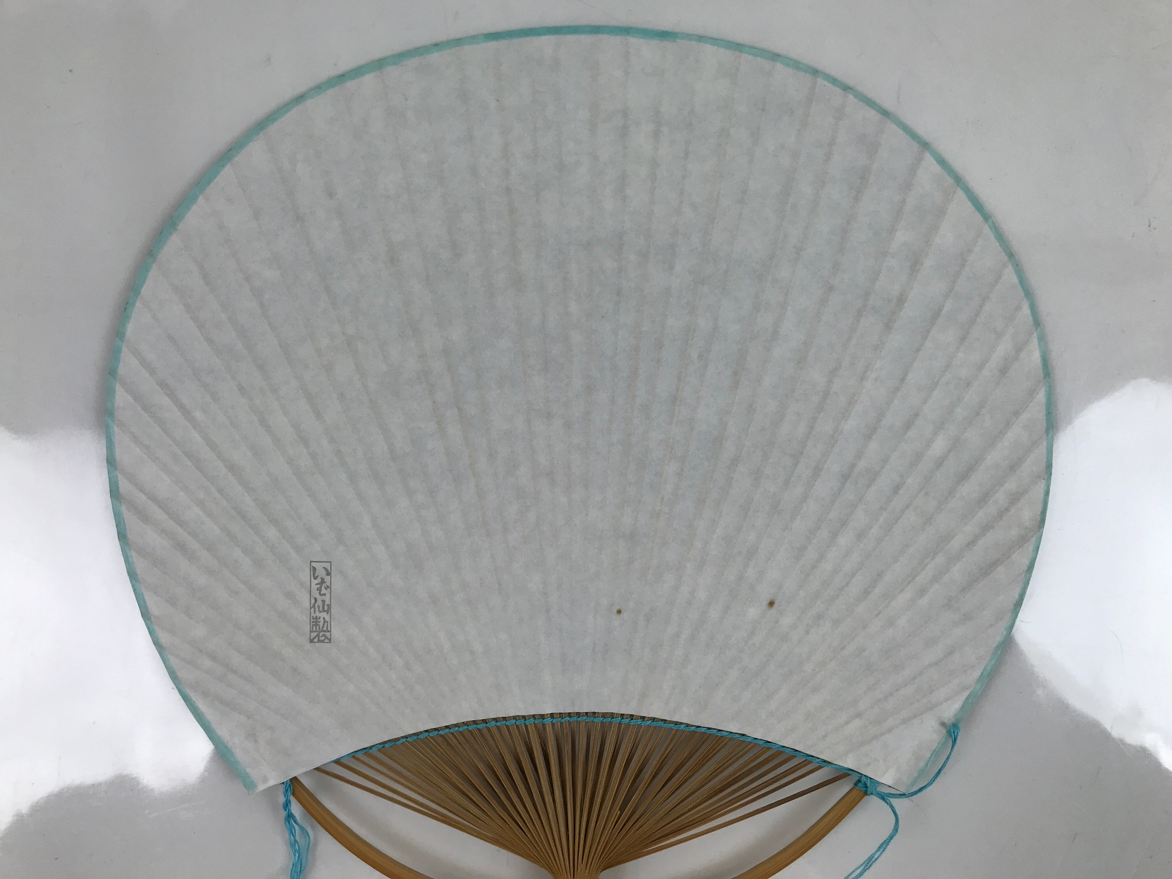 Japanese Fabric Fan Uchiwa Vtg Bamboo Round Paper Back Blue Chrysanthemums U134