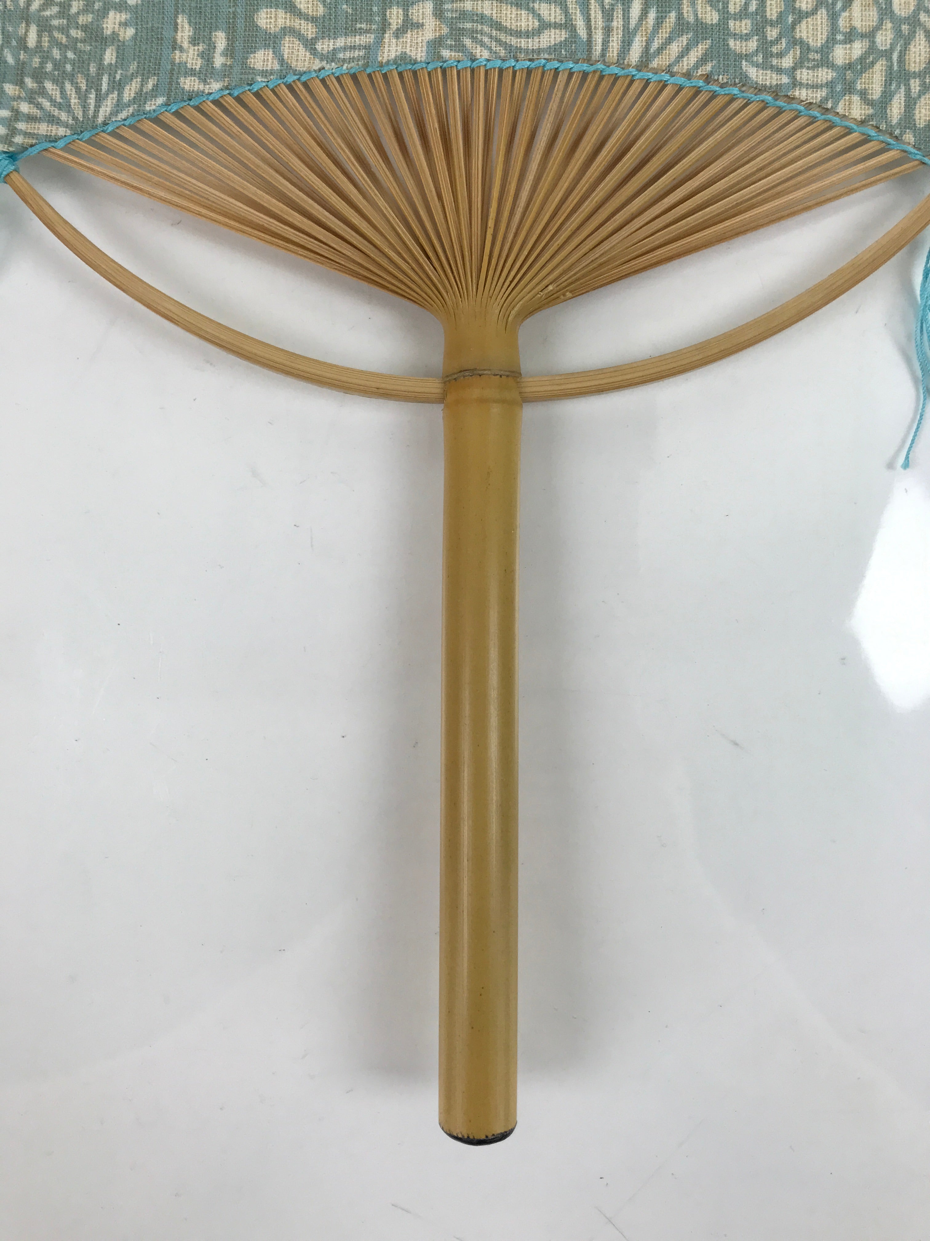 Japanese Fabric Fan Uchiwa Vtg Bamboo Round Paper Back Blue Chrysanthemums U135