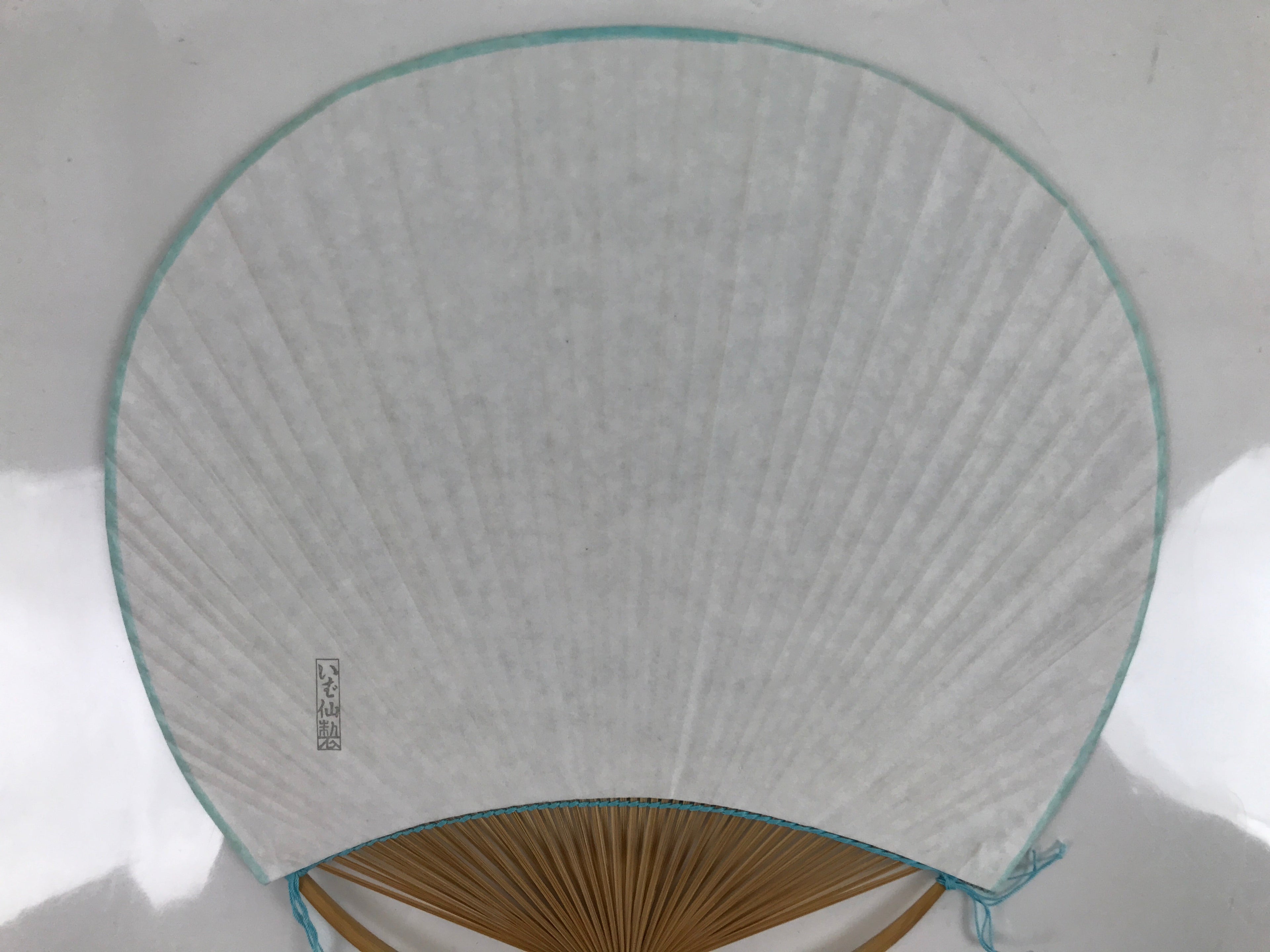 Japanese Fabric Fan Uchiwa Vtg Bamboo Round Paper Back Blue Chrysanthemums U135