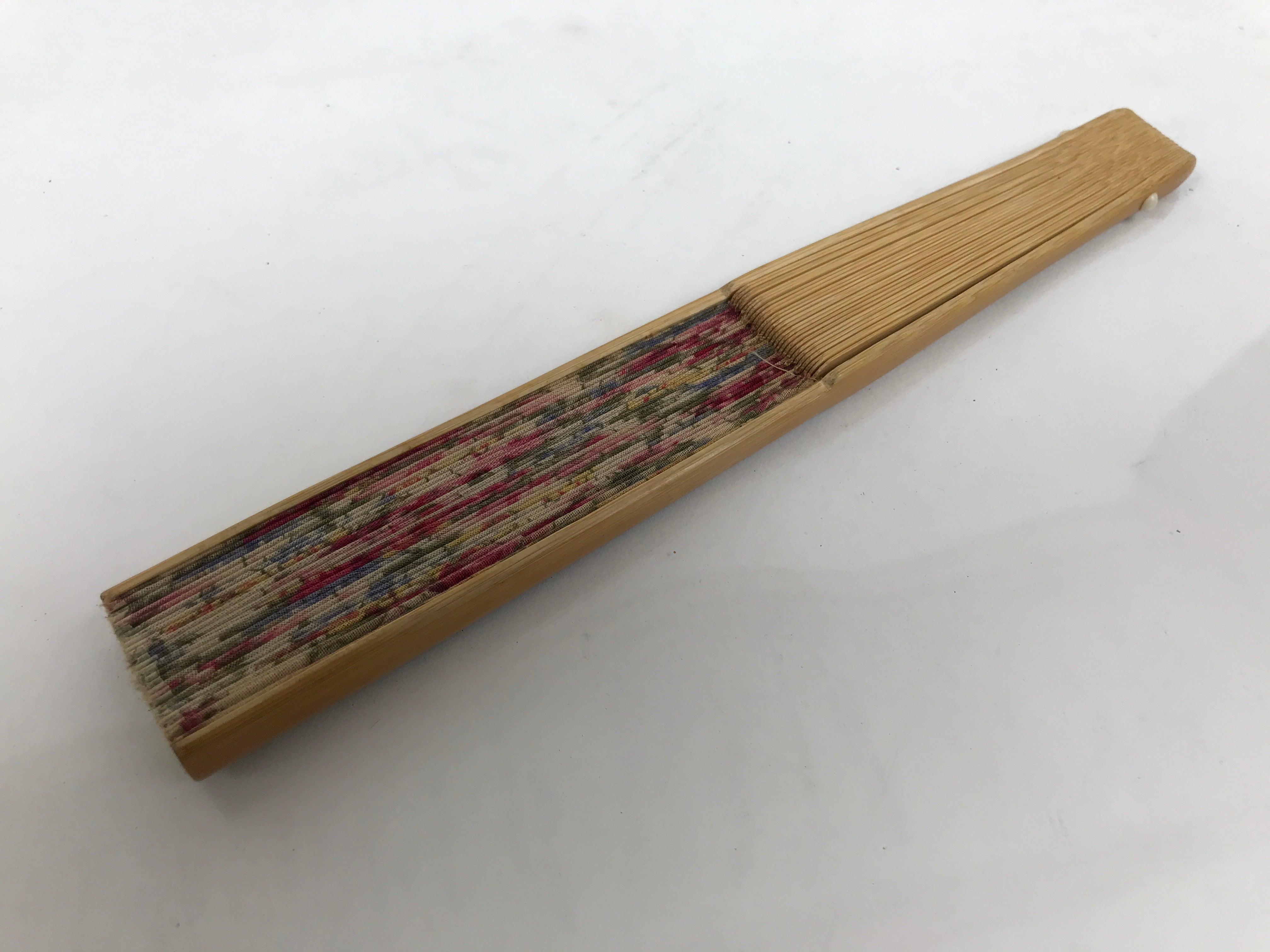 Japanese Fabric Folding Fan Sensu Vtg Bamboo Frame Floral Medley Roses 4D920